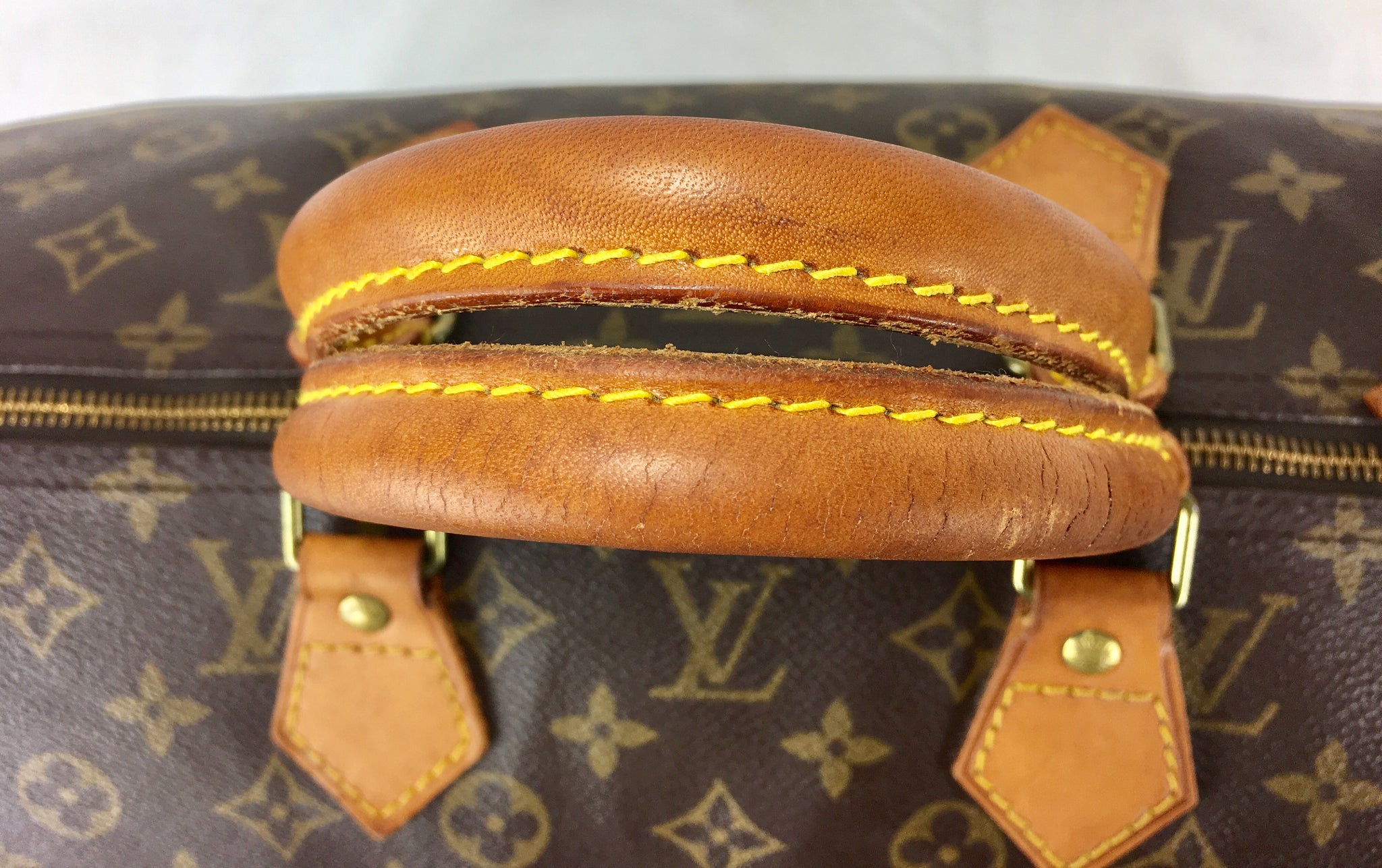 LOUIS VUITTON Monogram Speedy 40