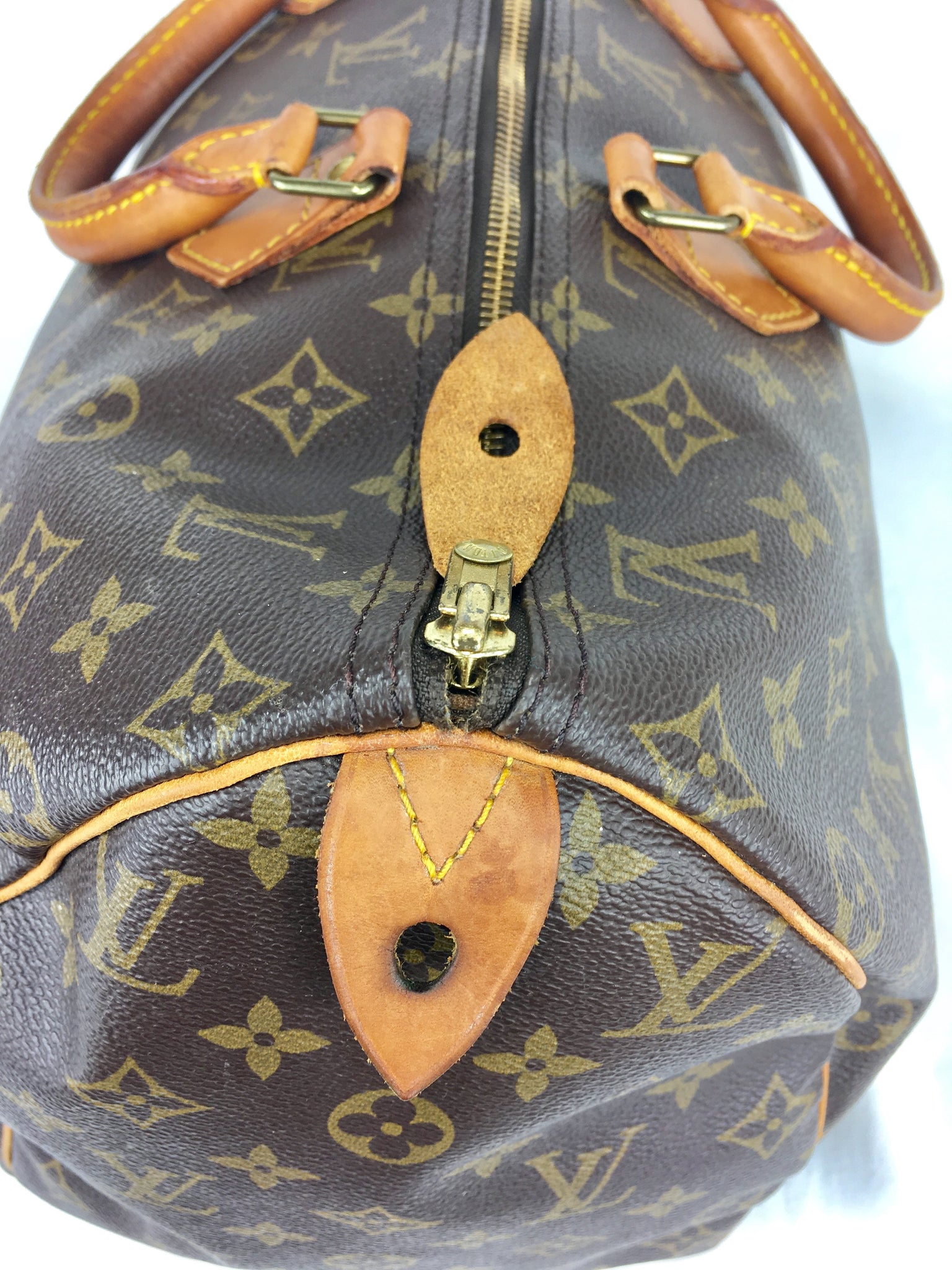 LOUIS VUITTON Monogram Speedy 40
