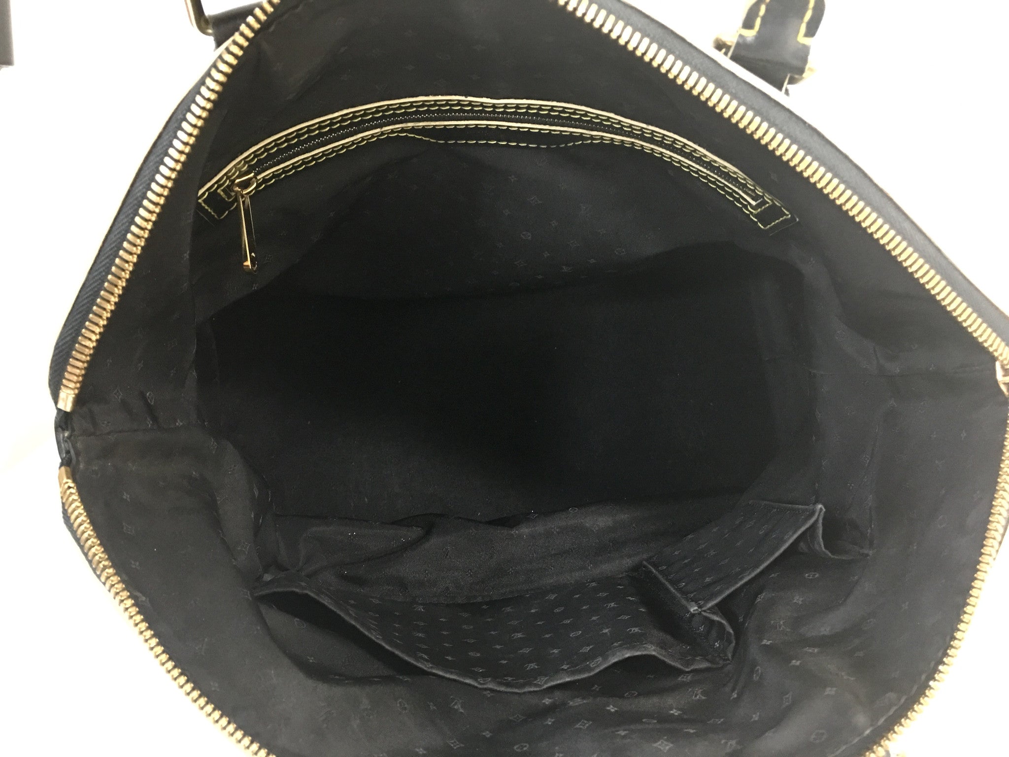 LOUIS VUITTON Black Suhali Lockit MM Bag