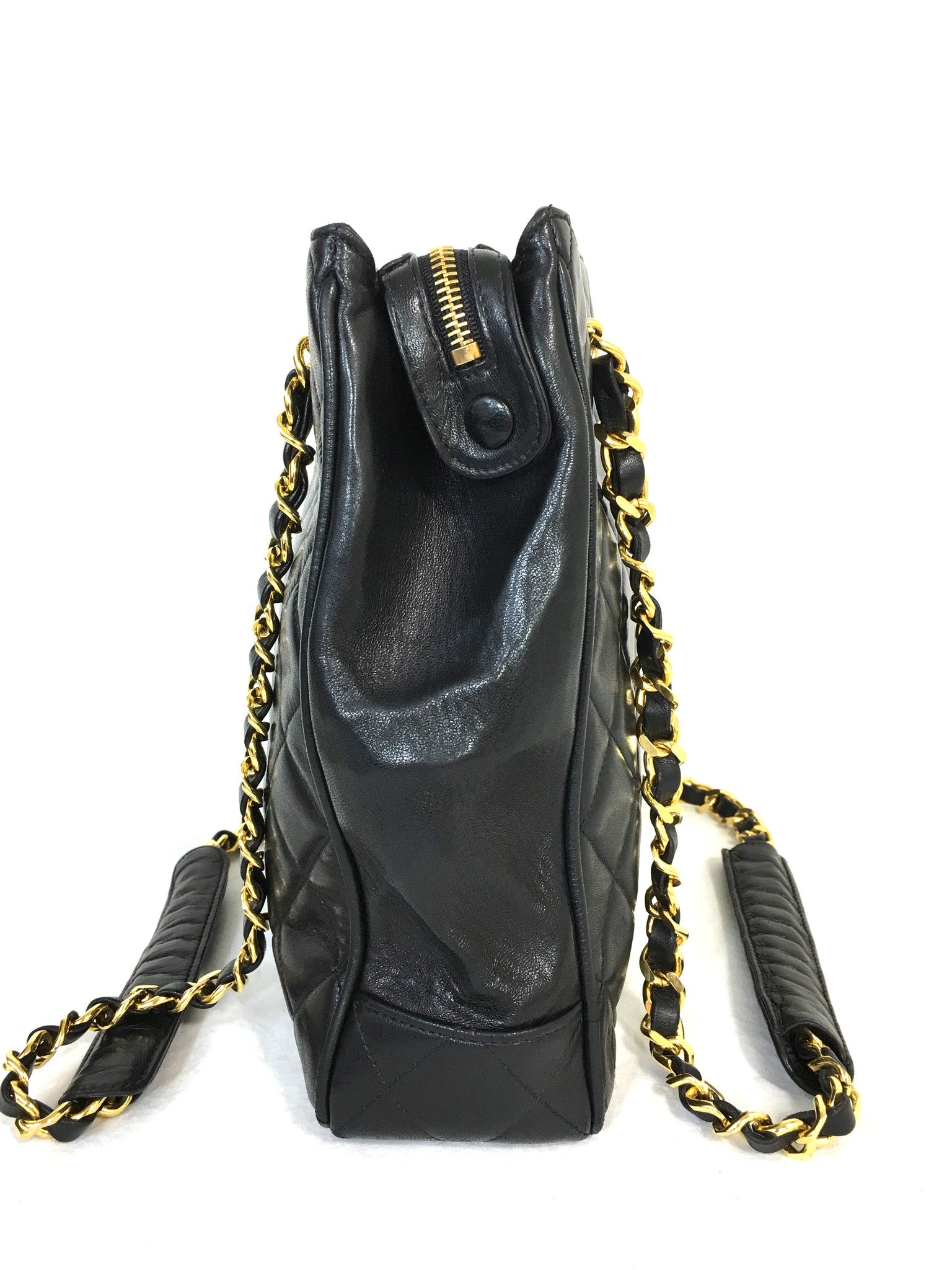 CHANEL Black Lambskin Quilted CC Charm Shoulder Bag
