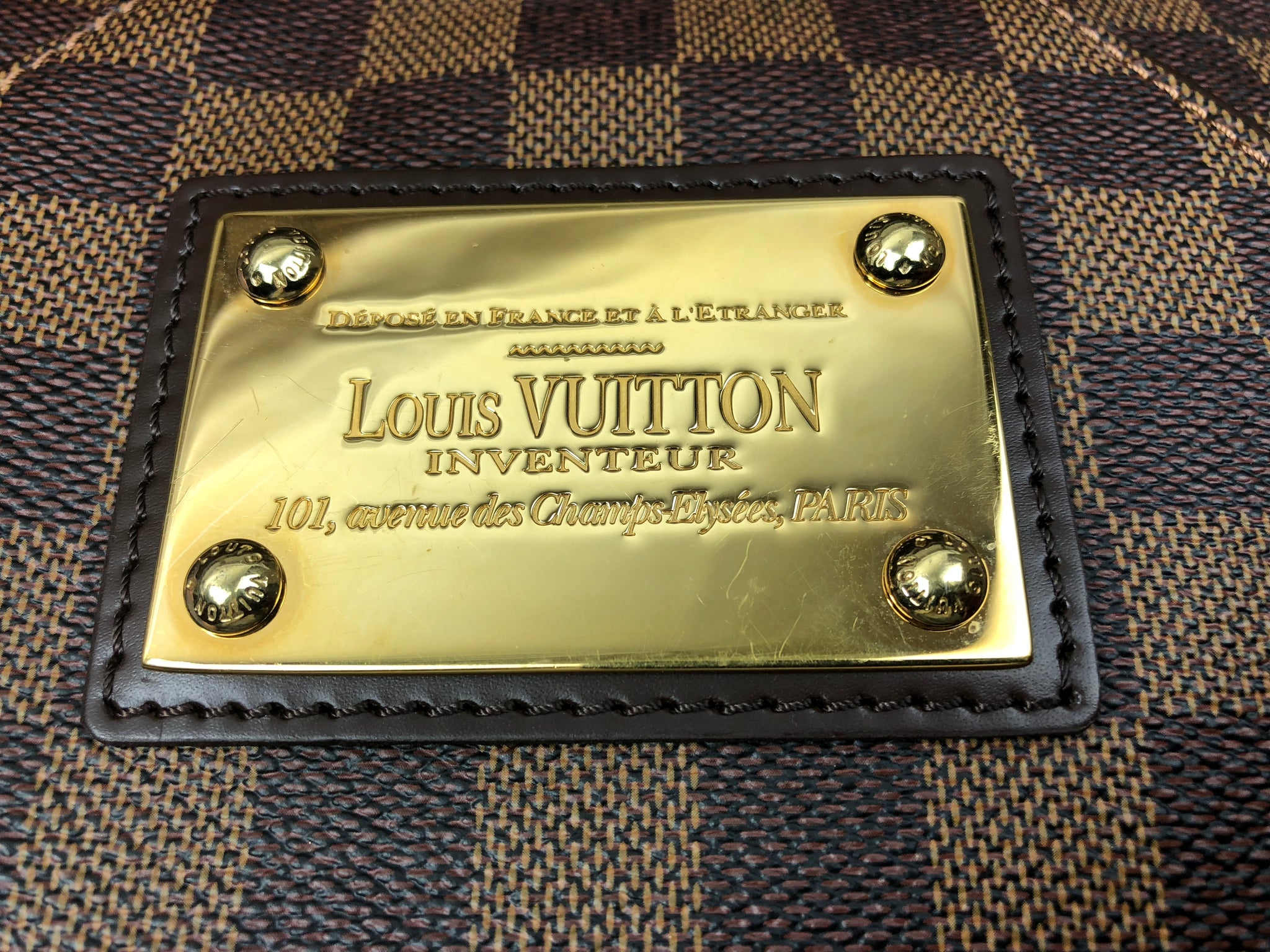 LOUIS VUITTON Thames PM
