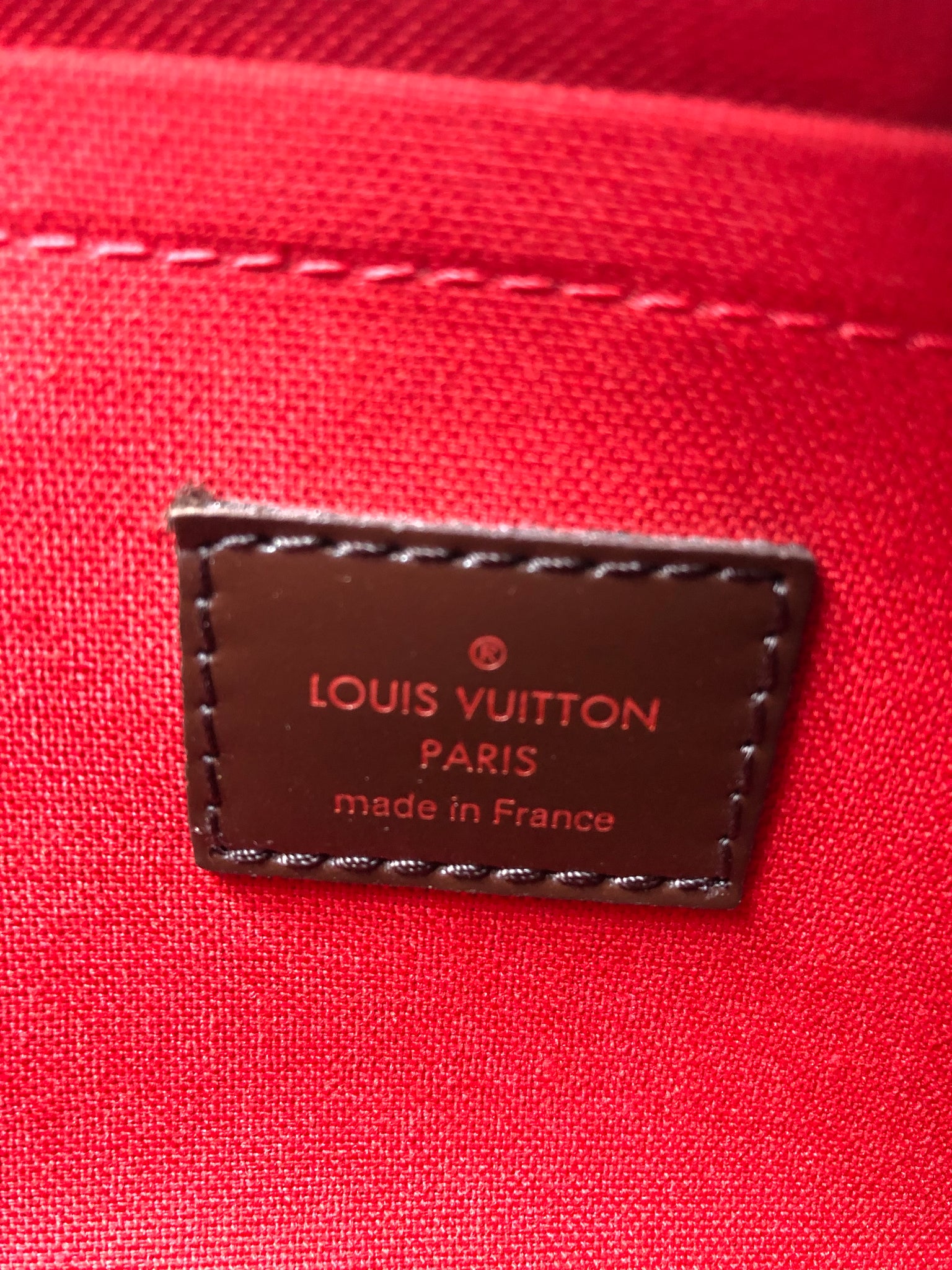LOUIS VUITTON Thames PM