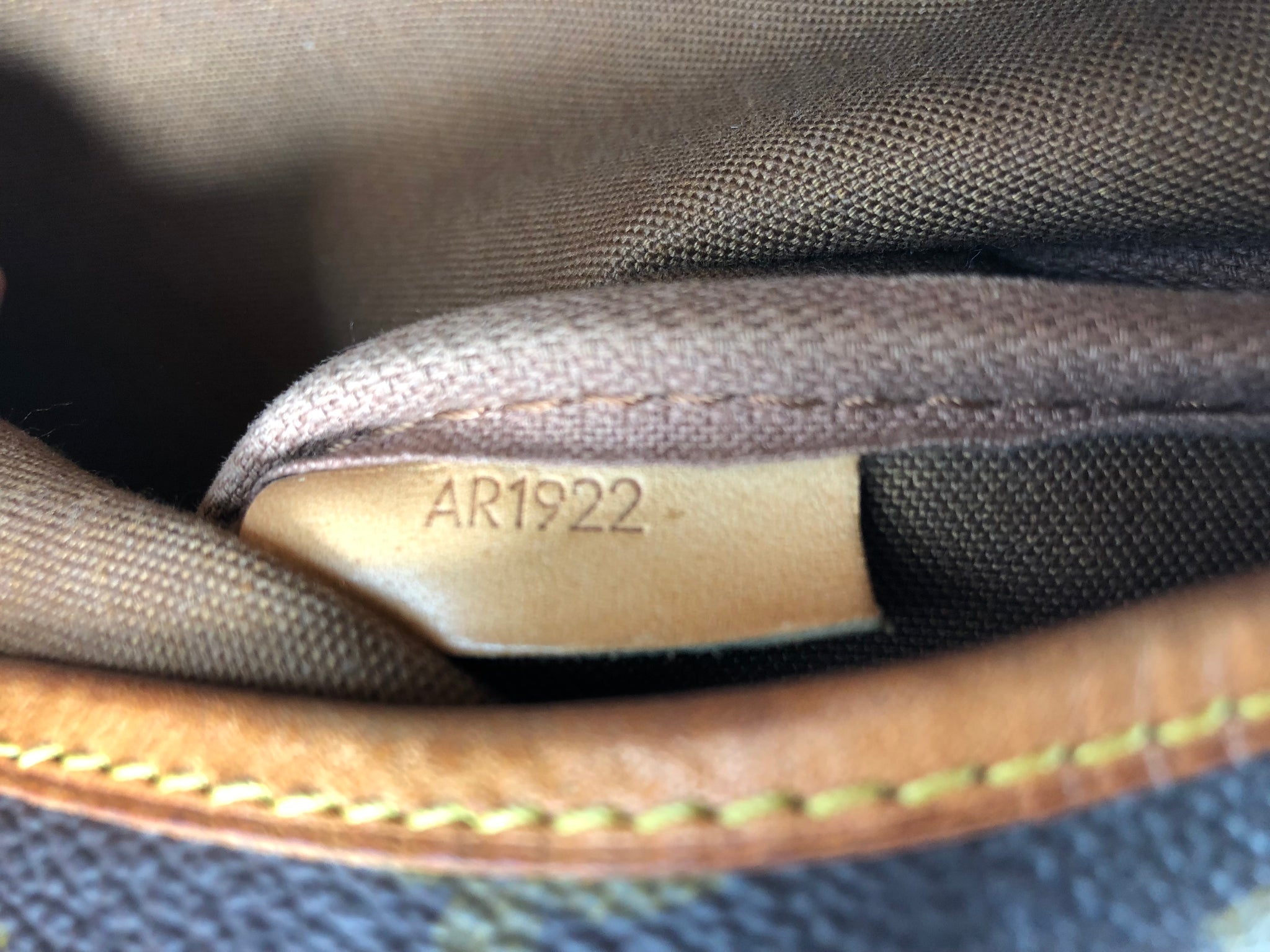 LOUIS VUITTON Saumur 30 Crossbody Bag (Monogram)