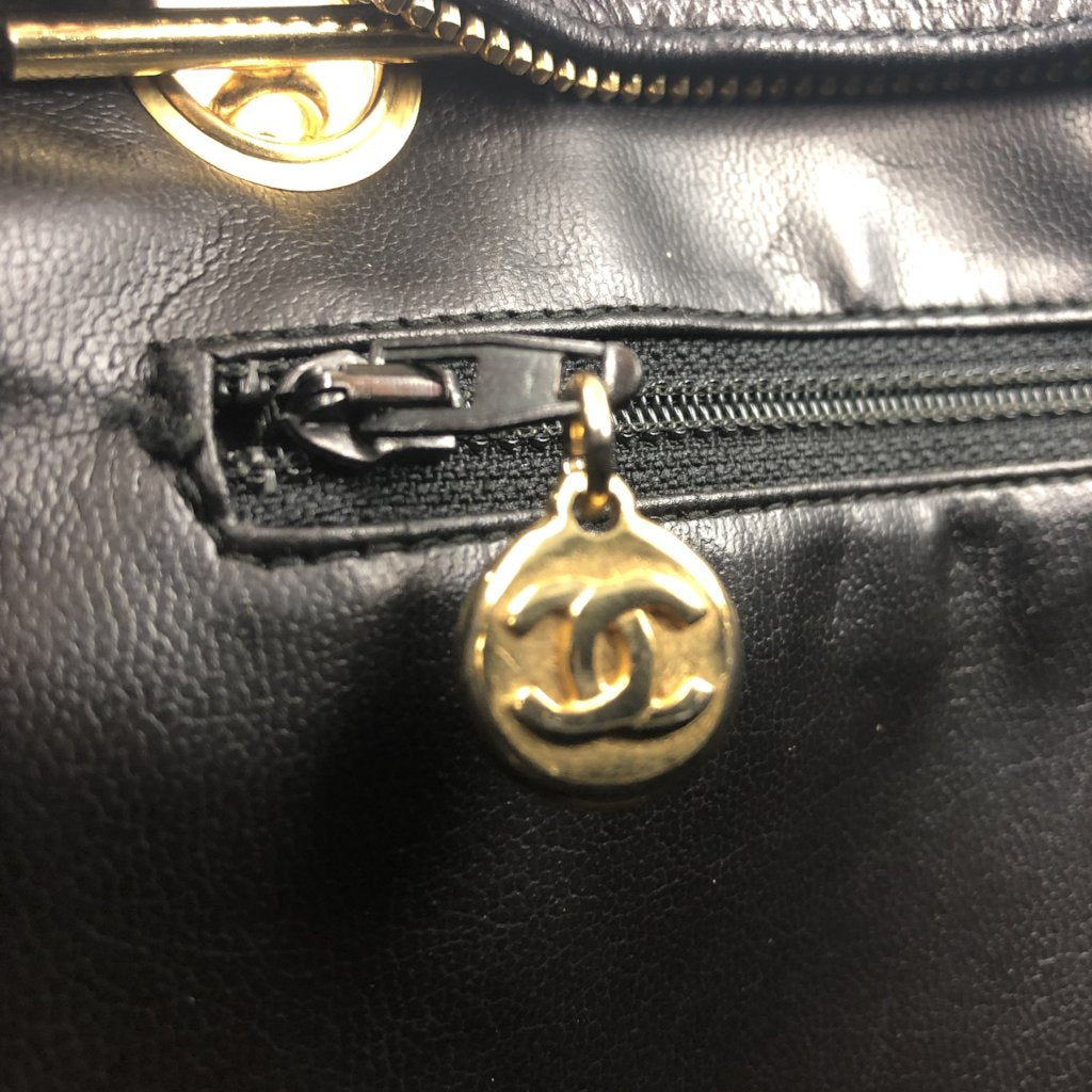 CHANEL Black Lambskin Quilted Shoulder Bag