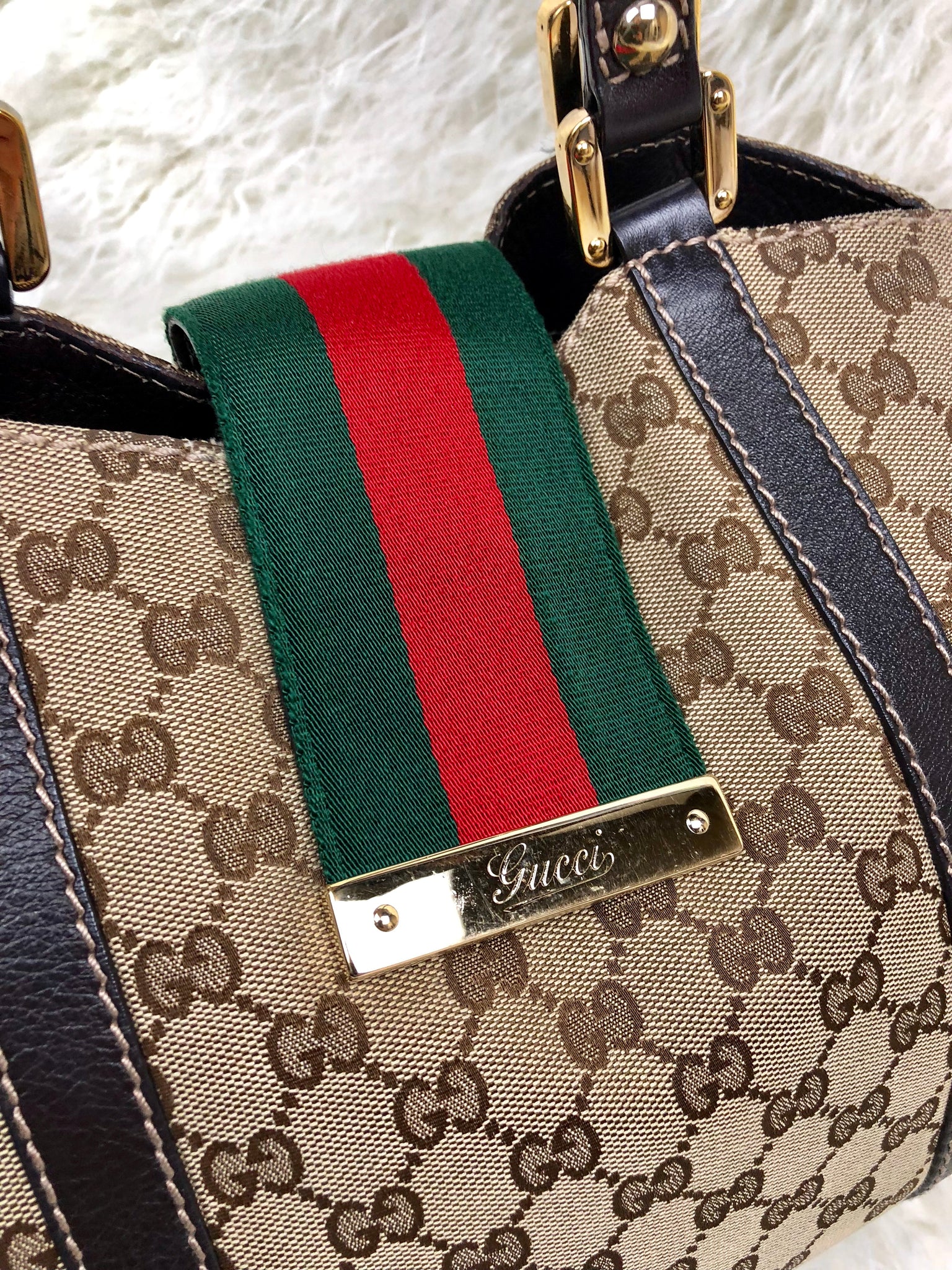 GUCCI Supreme Shoulder Bag