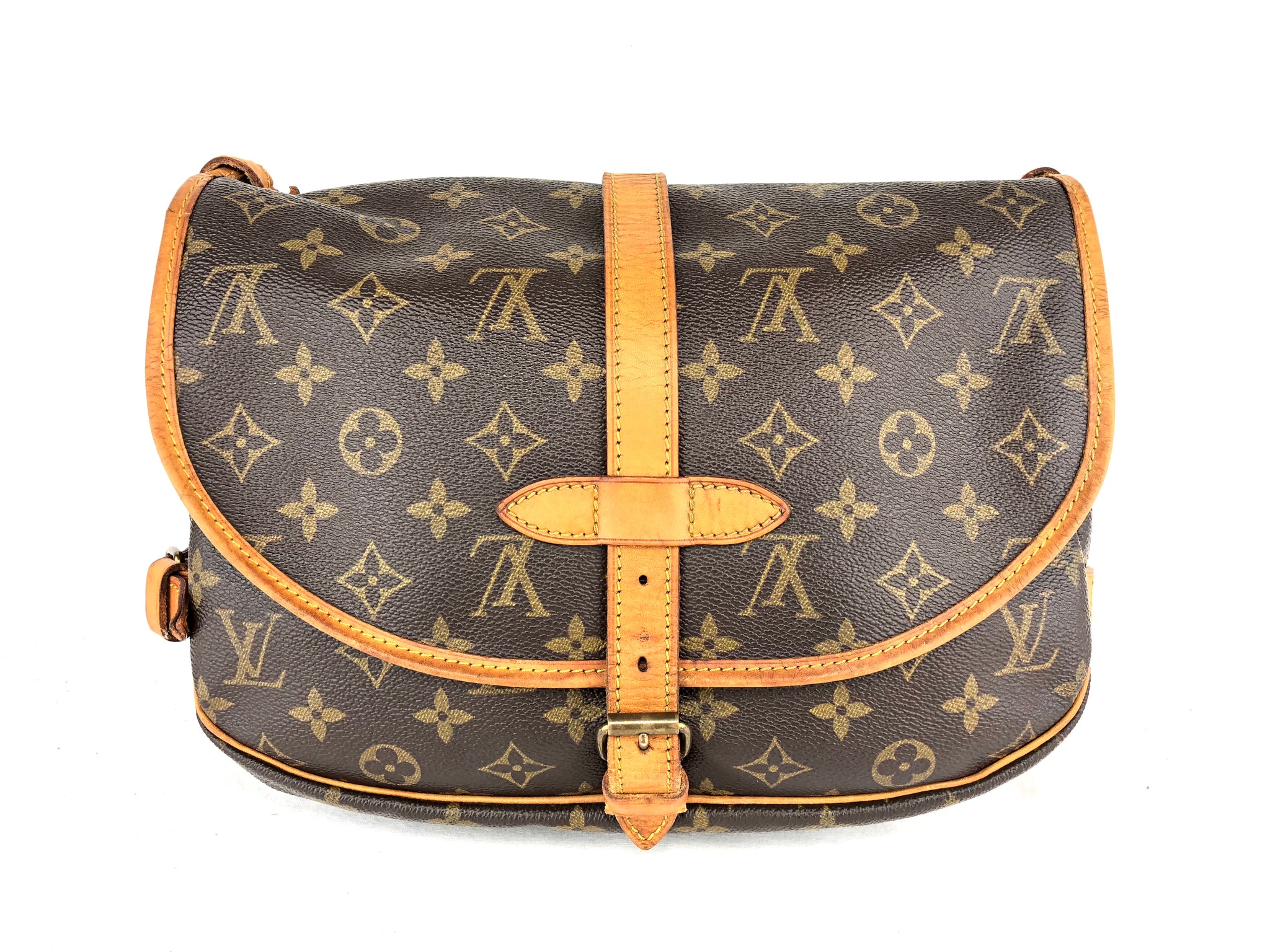 LOUIS VUITTON Mono Saumur 30 Crossbody Bag (AR9002)