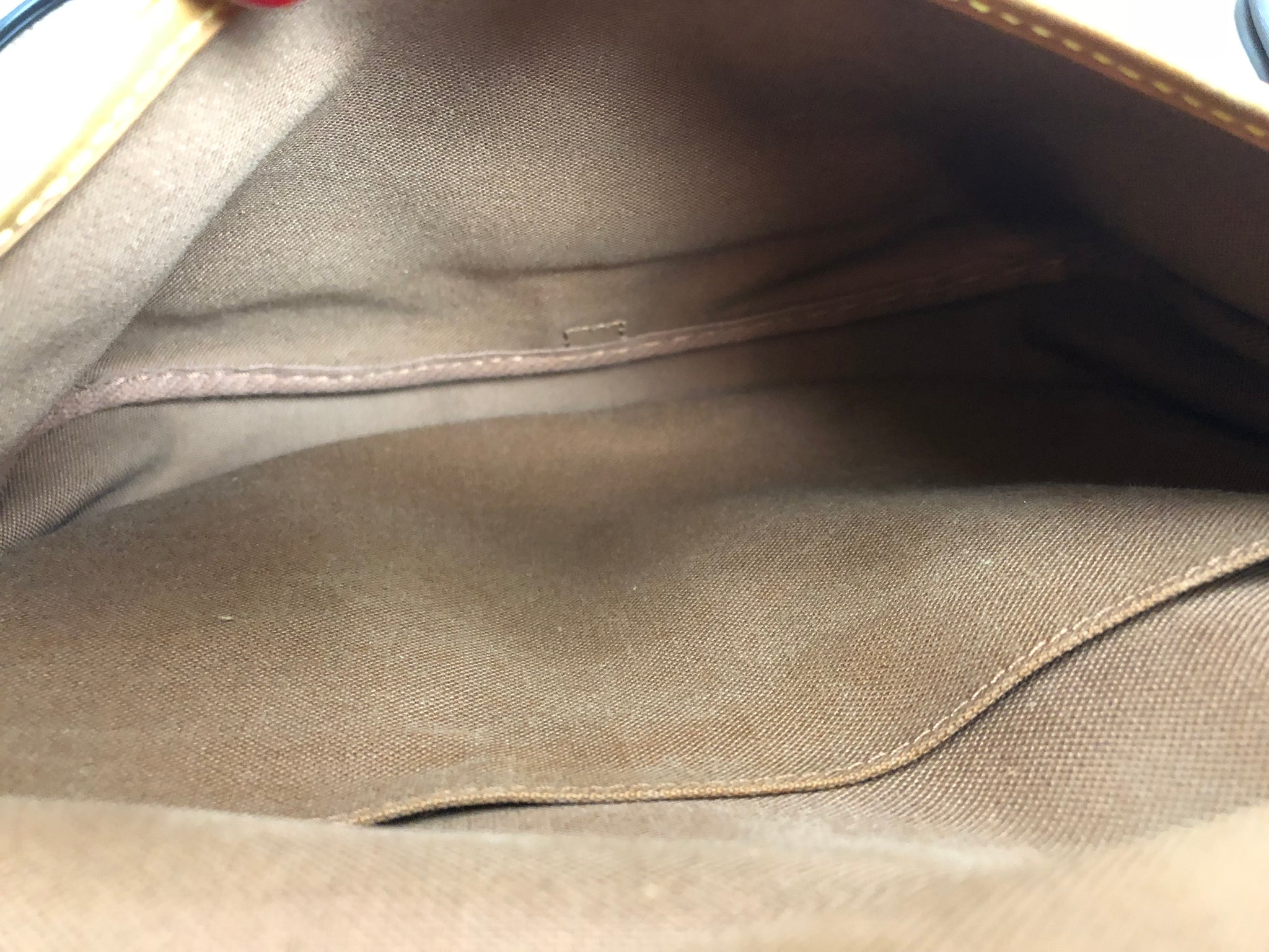 LOUIS VUITTON Monogram Saumur 30 Crossbody Bag (MB0958)