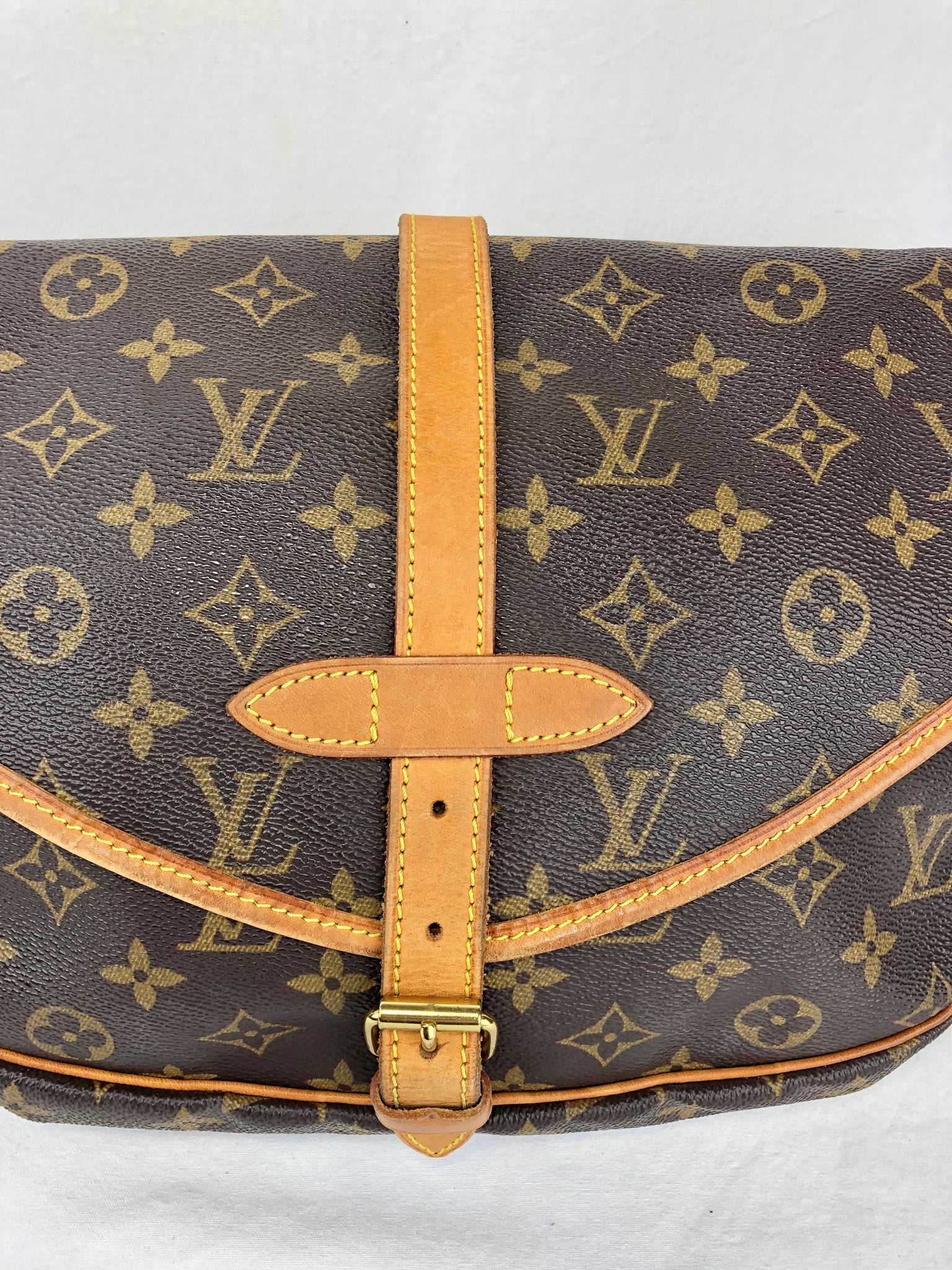LOUIS VUITTON Monogram Saumur 30 Crossbody Bag (MB0958)