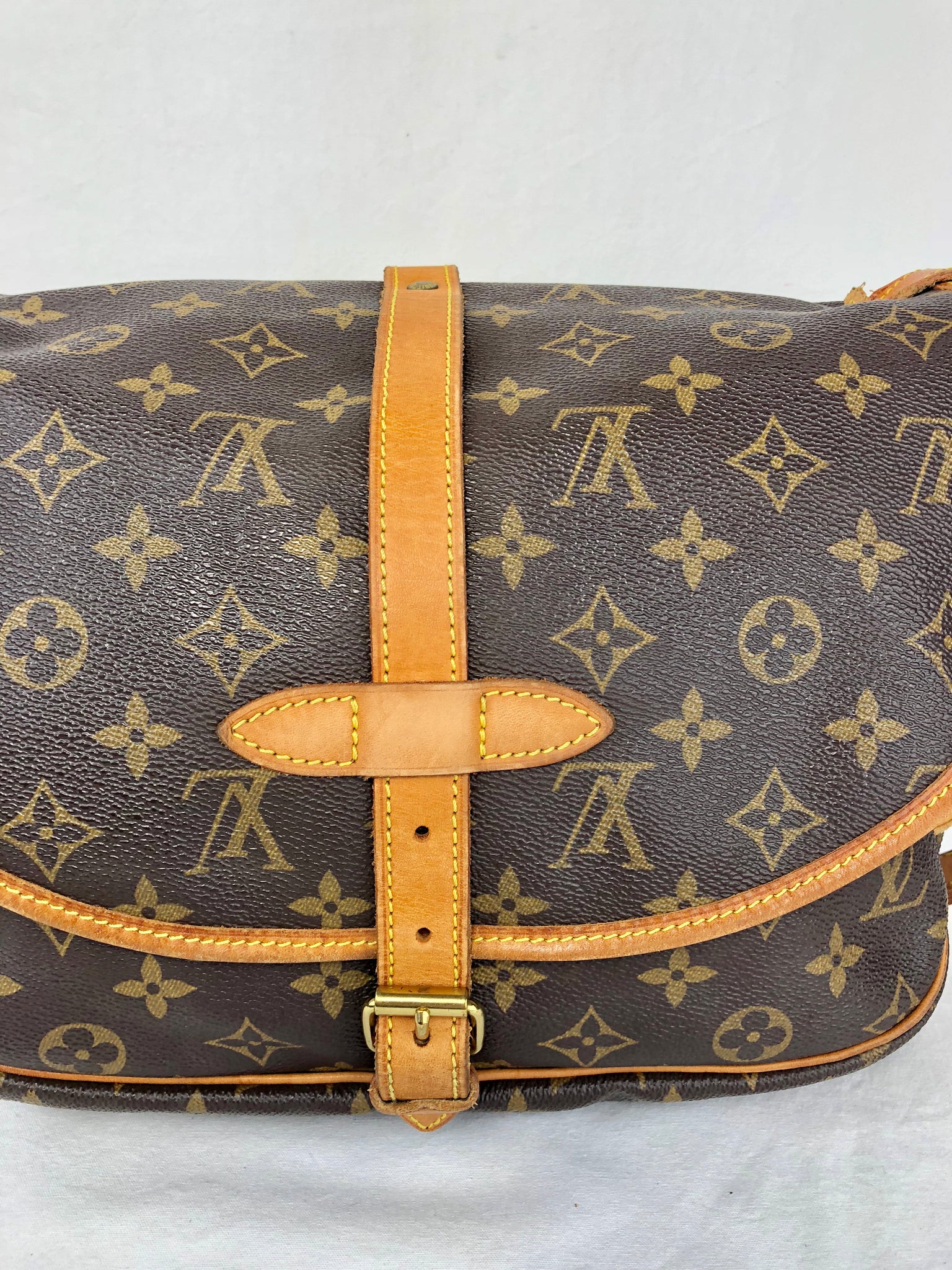 LOUIS VUITTON Monogram Saumur 30 Crossbody Bag (MB0958)