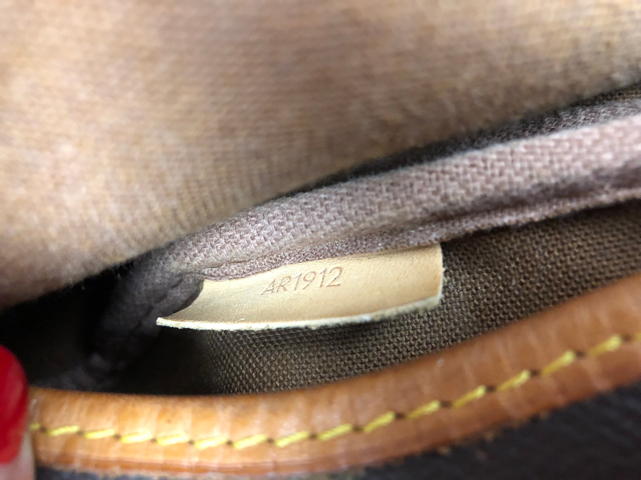 LOUIS VUITTON Monogram Saumur 30 Crossbody Bag (AR1912)