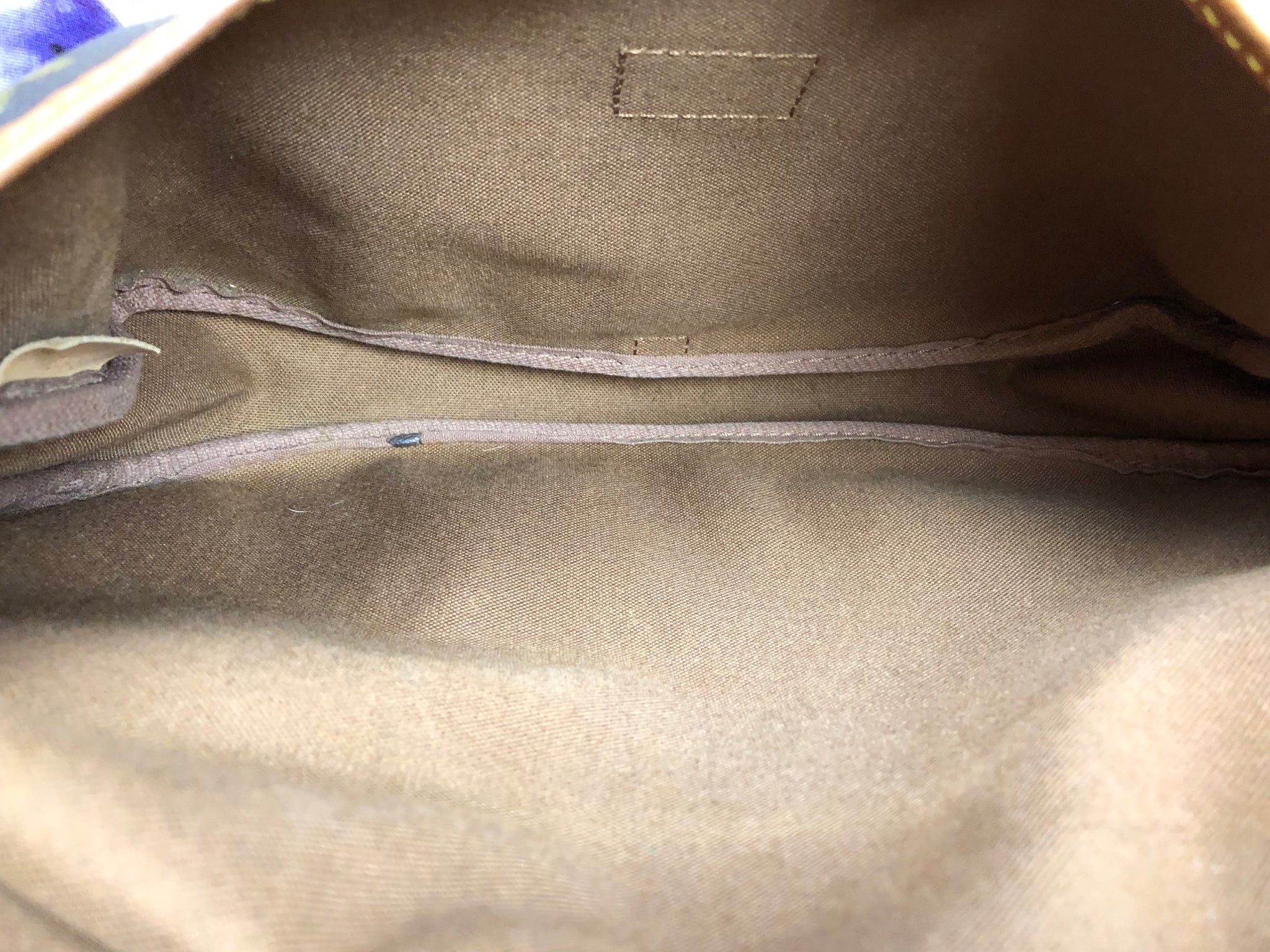 LOUIS VUITTON Monogram Saumur 30 Crossbody Bag (AR1912)