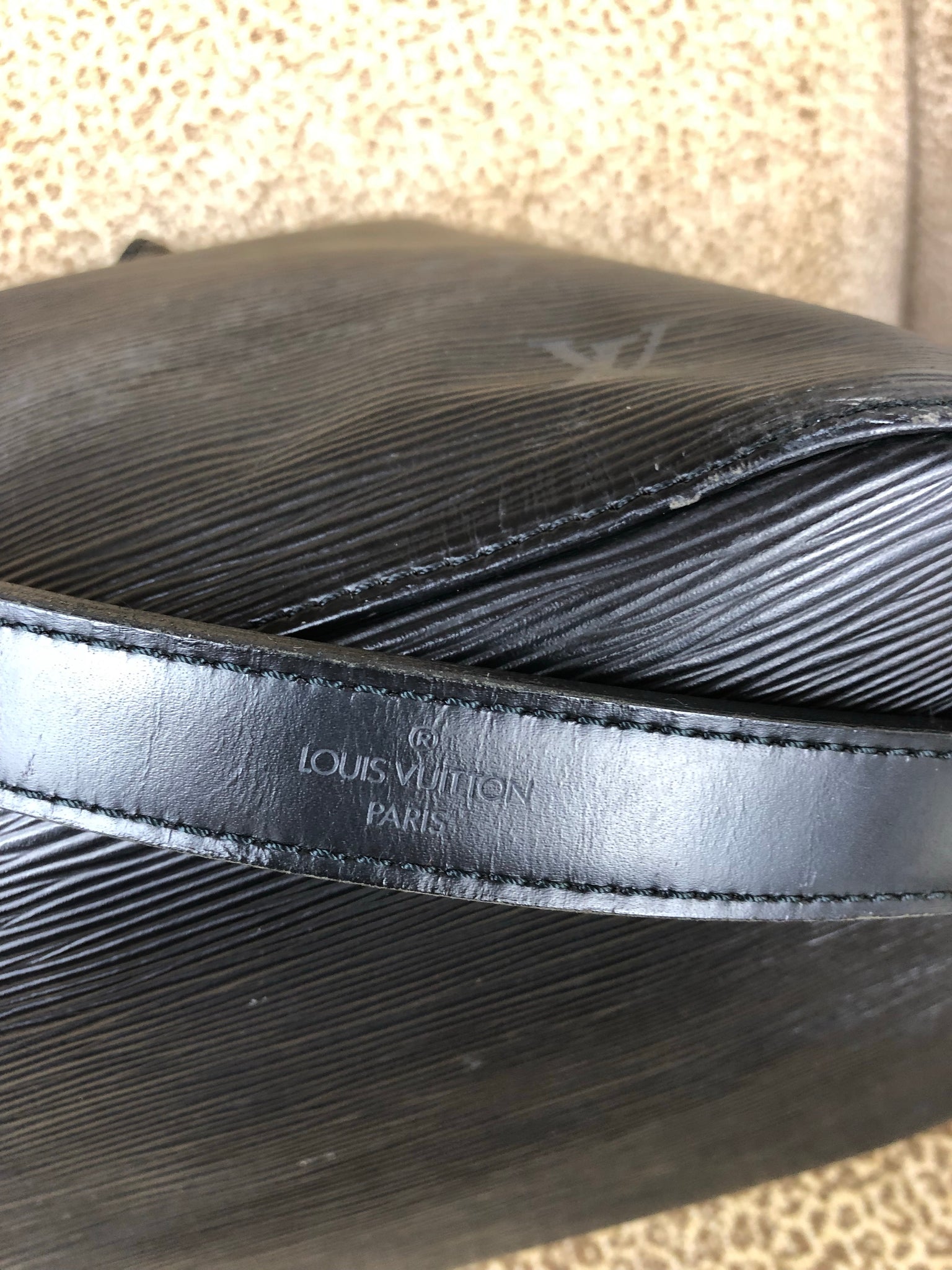 LOUIS VUITTON Black EPI Noe PM Bucket Bag