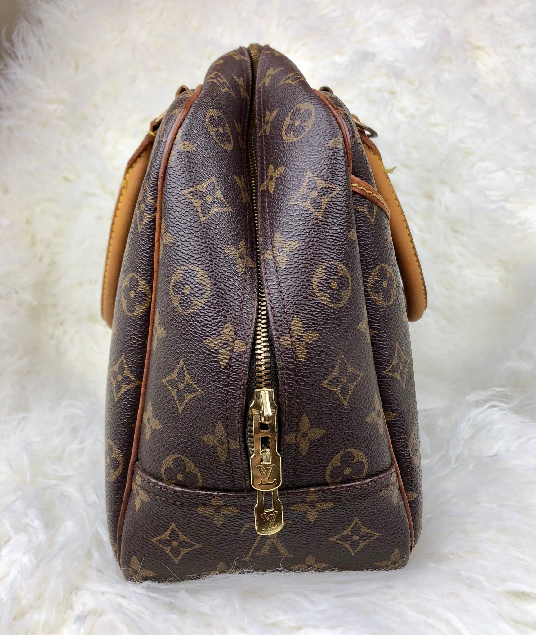 LOUIS VUITTON Monogram Deauville Bag