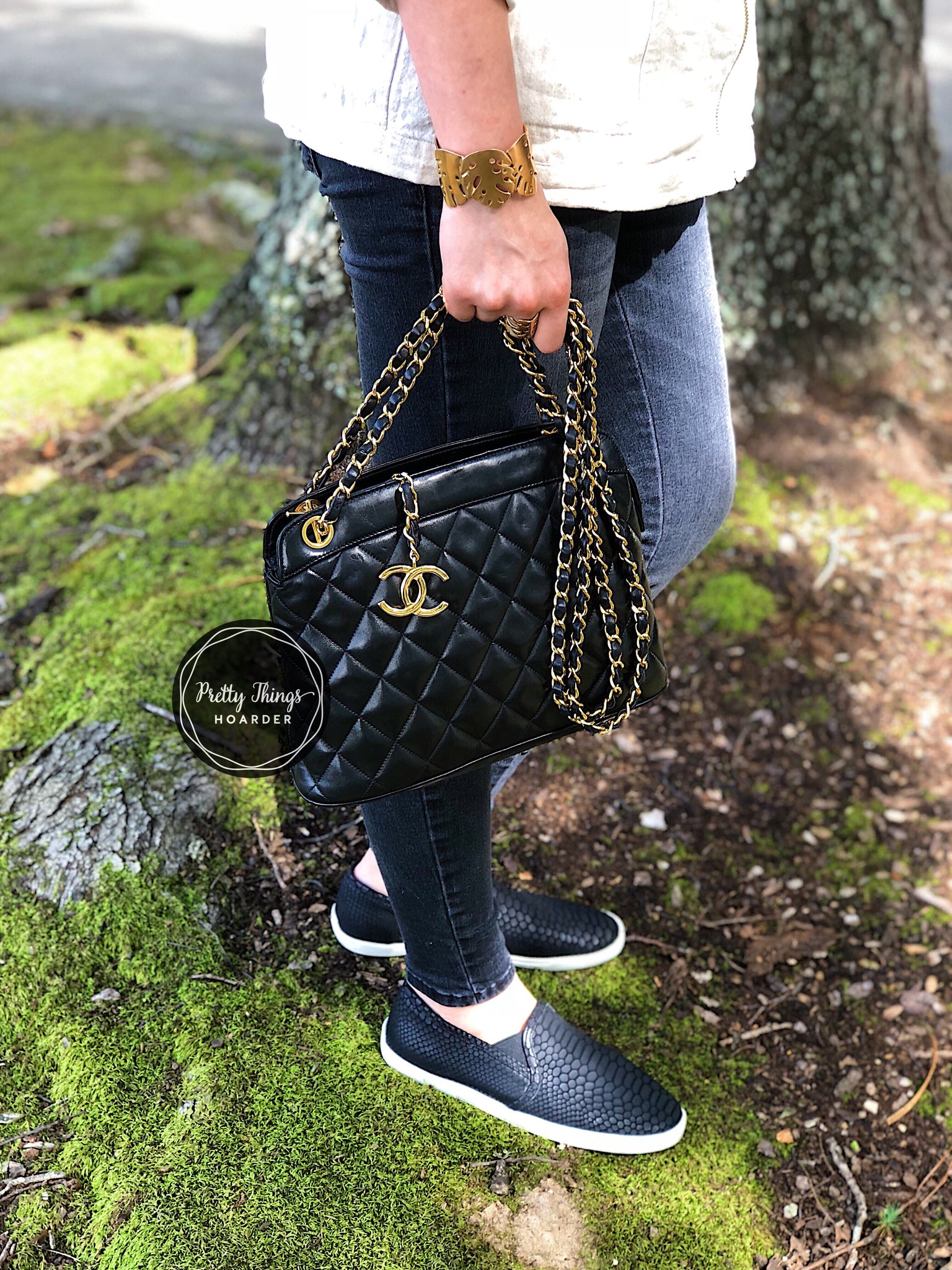 CHANEL Black Lambskin Quilted Shoulder Bag