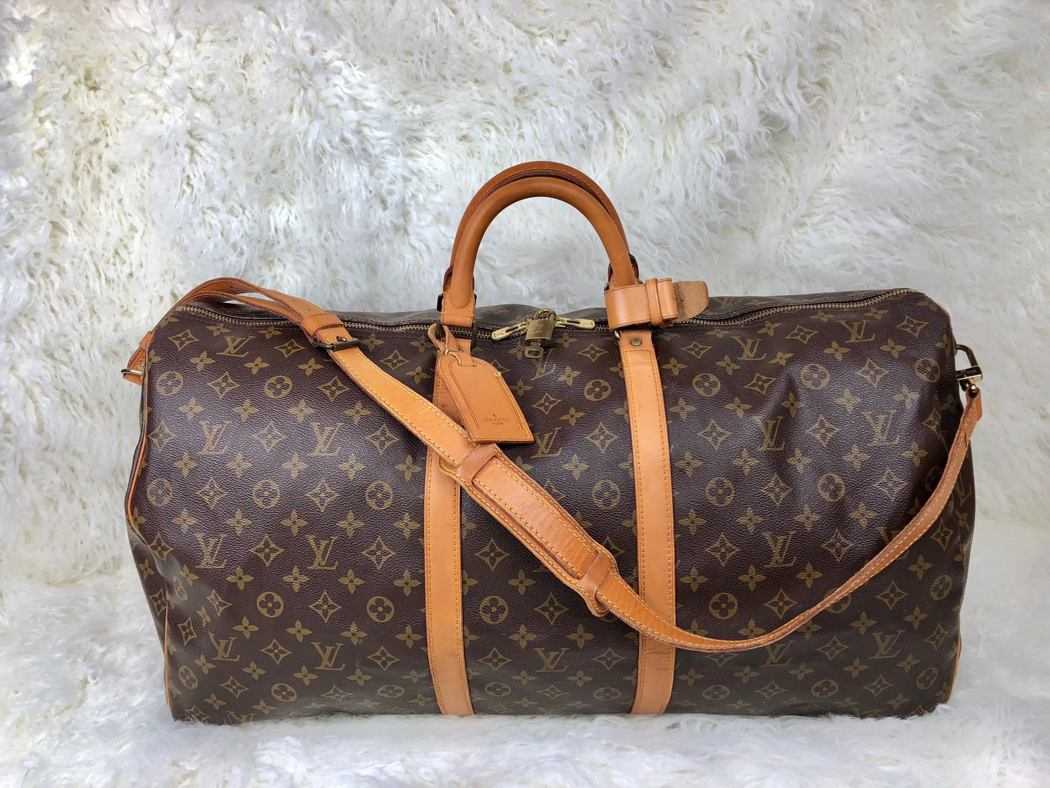 LOUIS VUITTON Keepall Bandouliere 60 Duffel Bag