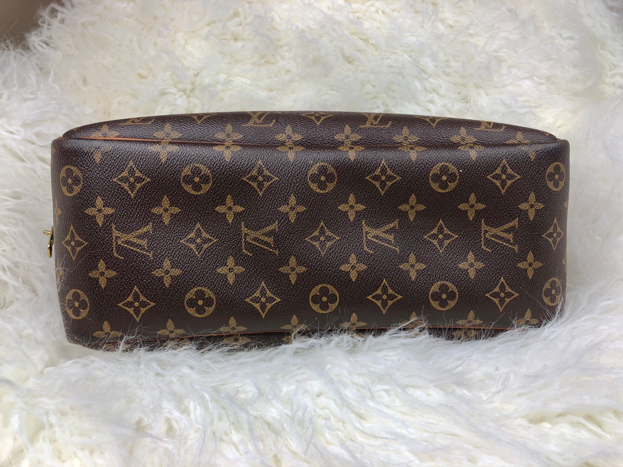 LOUIS VUITTON Monogram Deauville Bag