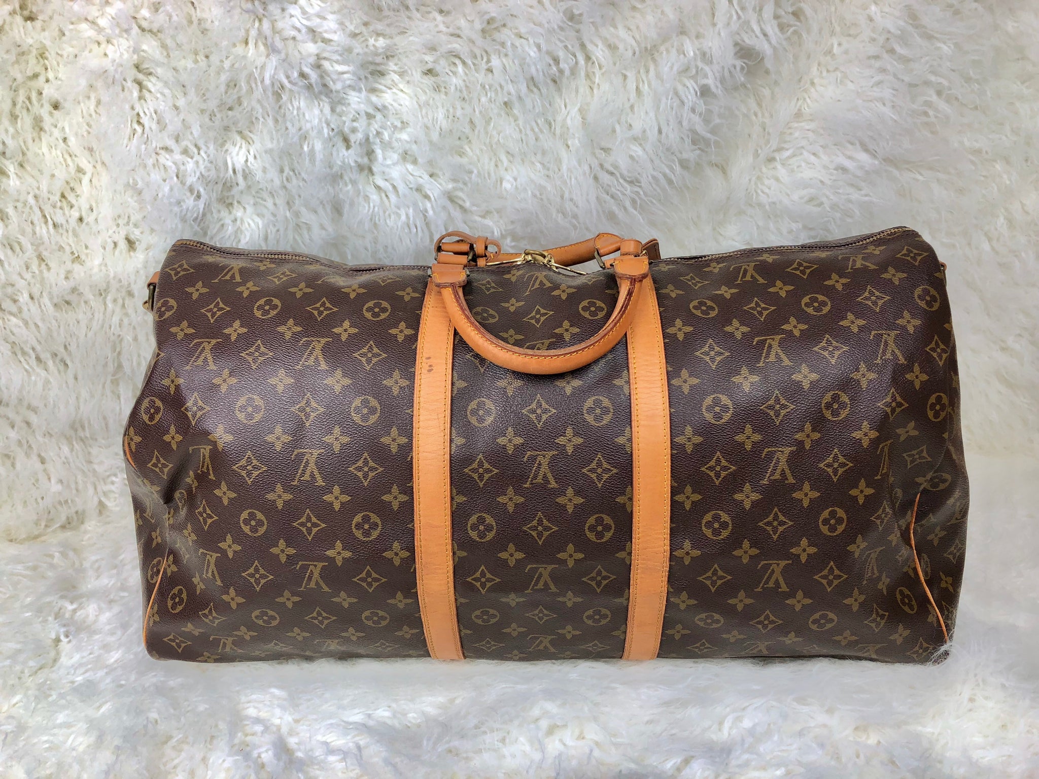 LOUIS VUITTON Keepall Bandouliere 60 Duffel Bag