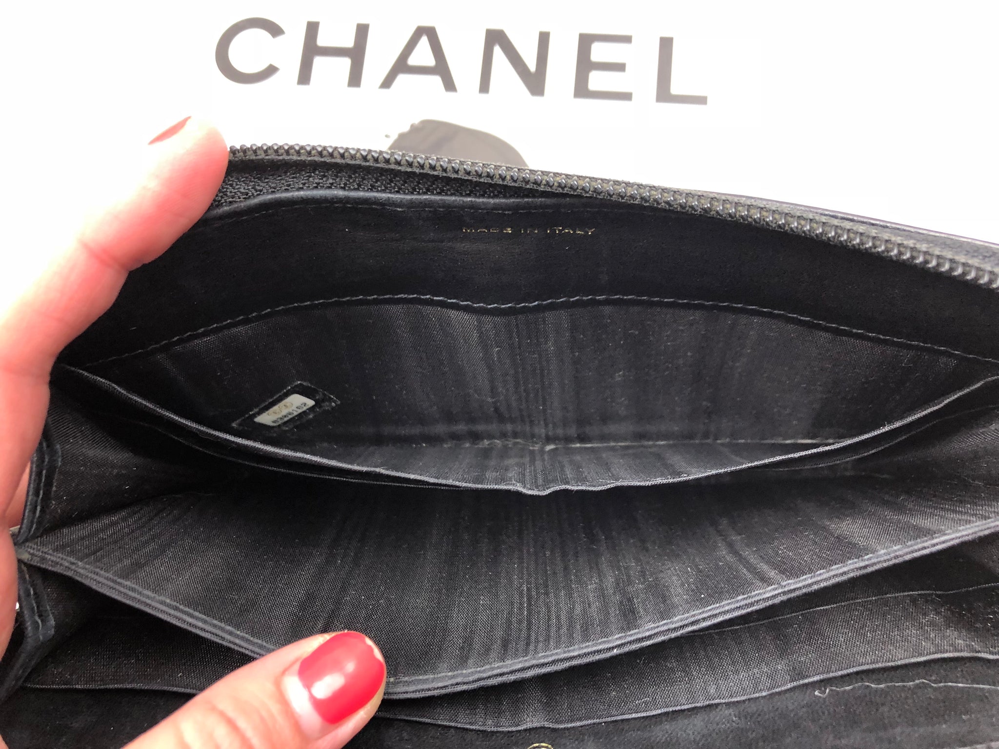 CHANEL Caviar Leather Black CC Zippy Wallet