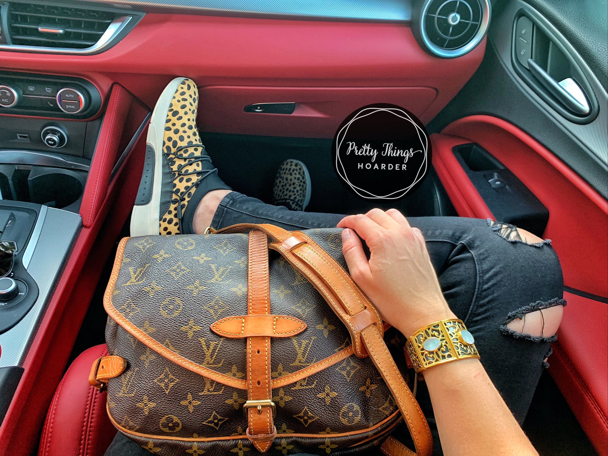 LOUIS VUITTON Saumur 30 Crossbody Bag