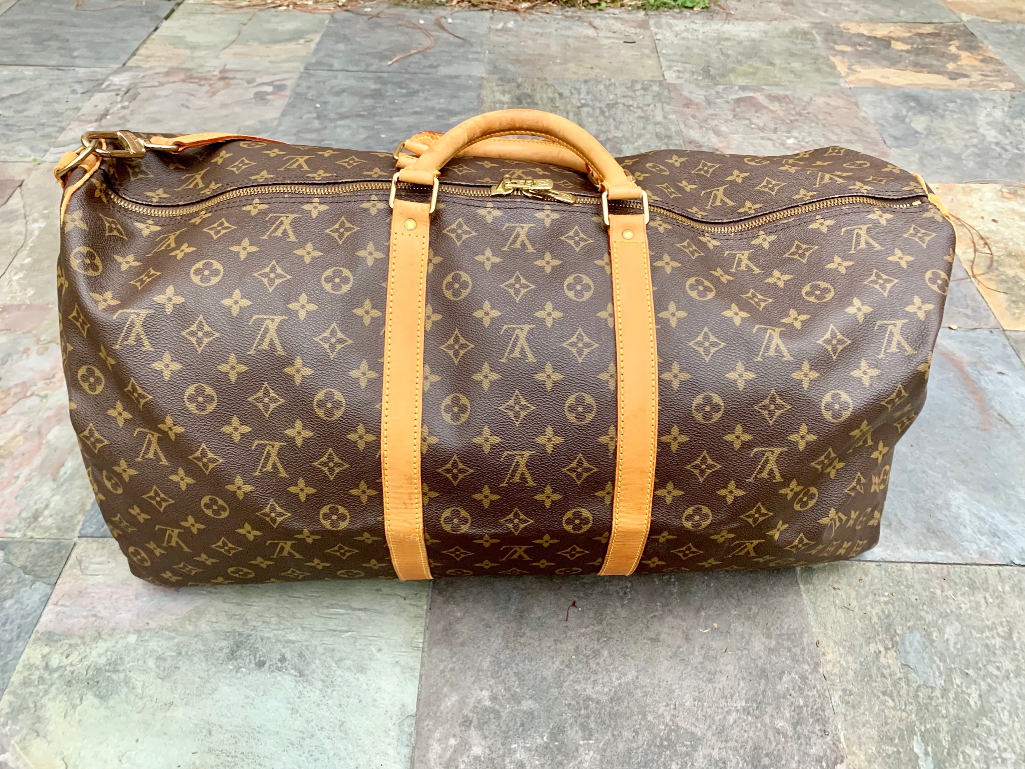 LOUIS VUITTON Keepall Bandouliere 60 Duffel Bag