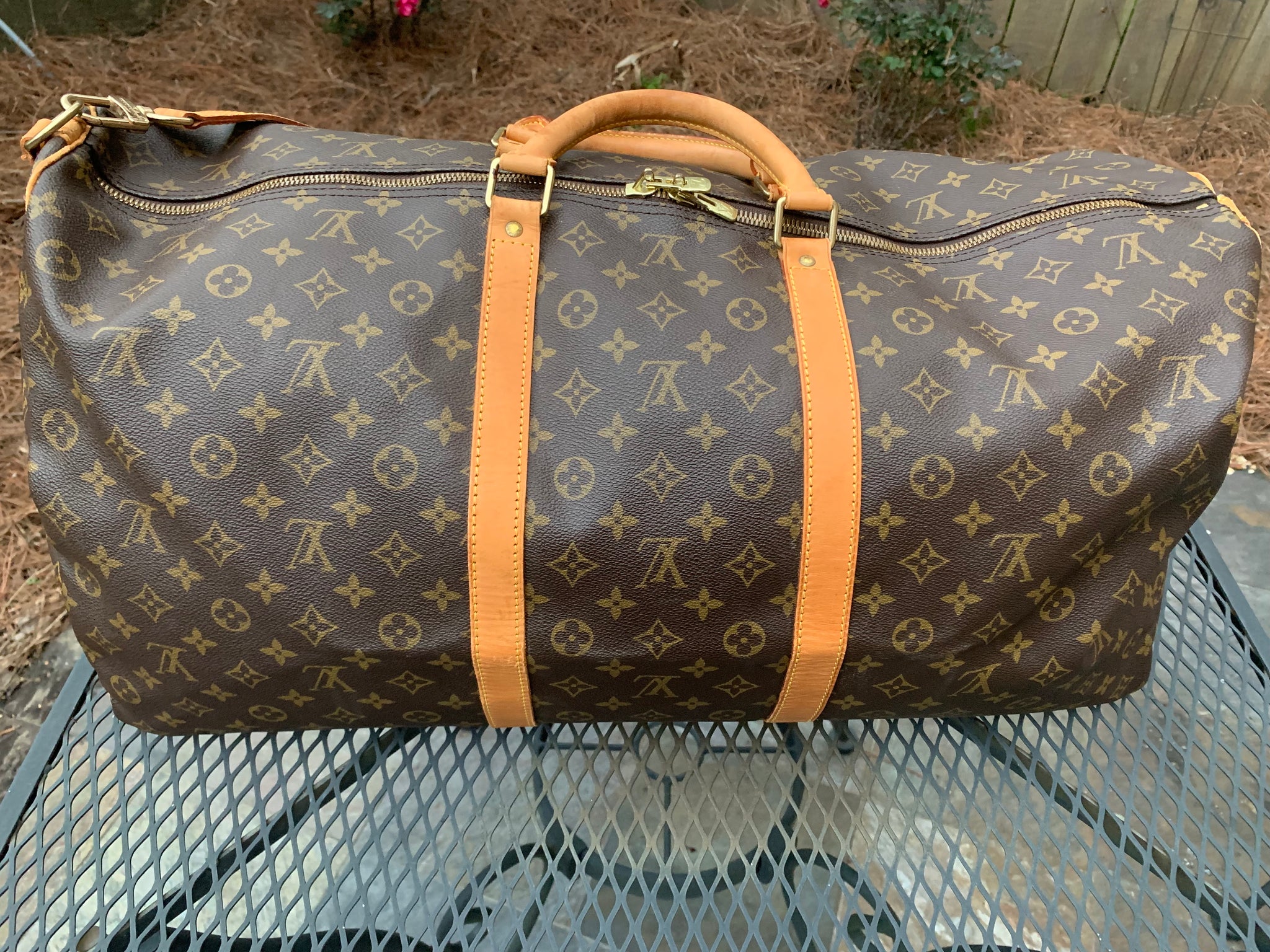 LOUIS VUITTON Keepall Bandouliere 60 Duffel Bag