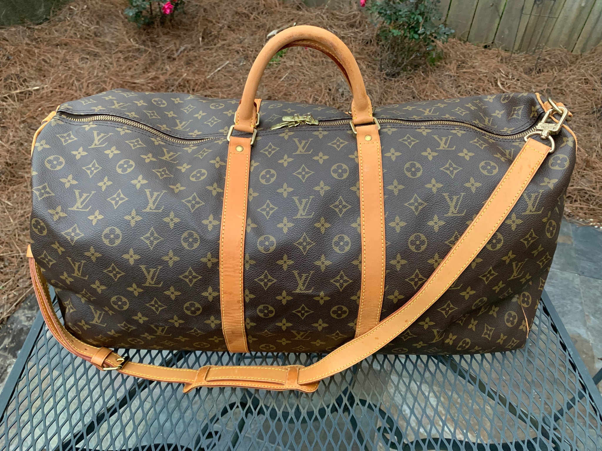 LOUIS VUITTON Keepall Bandouliere 60 Duffel Bag