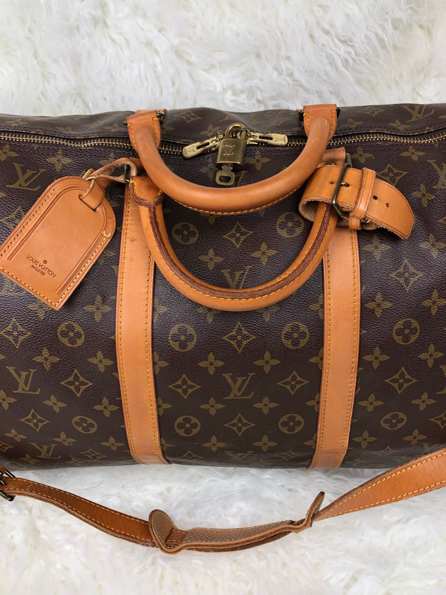 LOUIS VUITTON Keepall Bandouliere 60 Duffel Bag