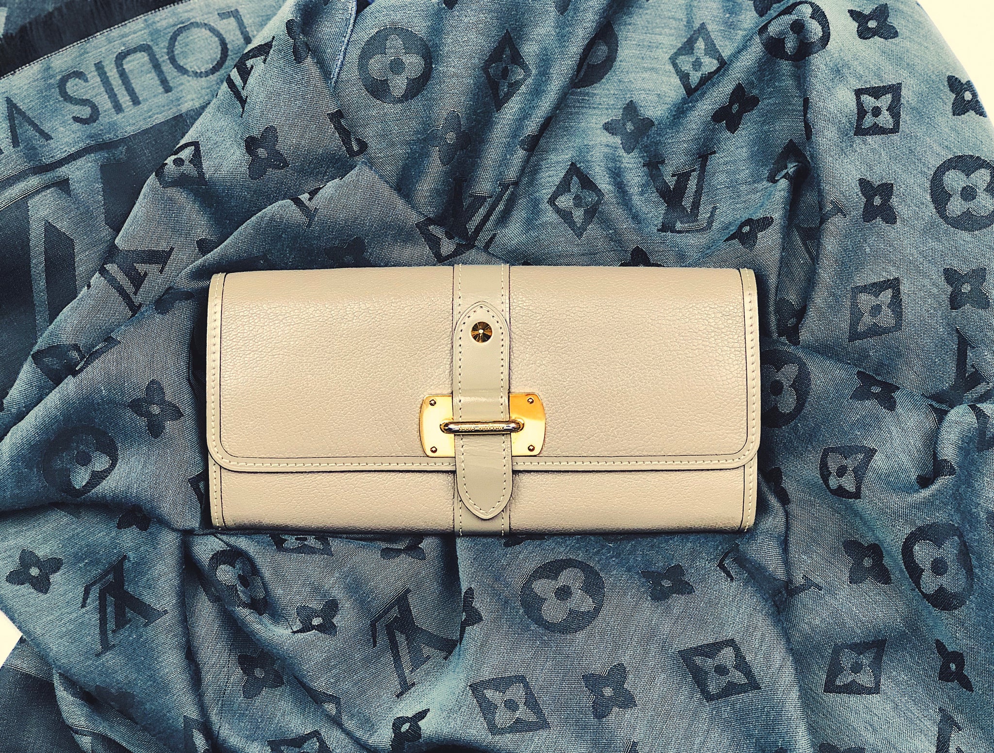 LOUIS VUITTON Taupe Suhali Wallet