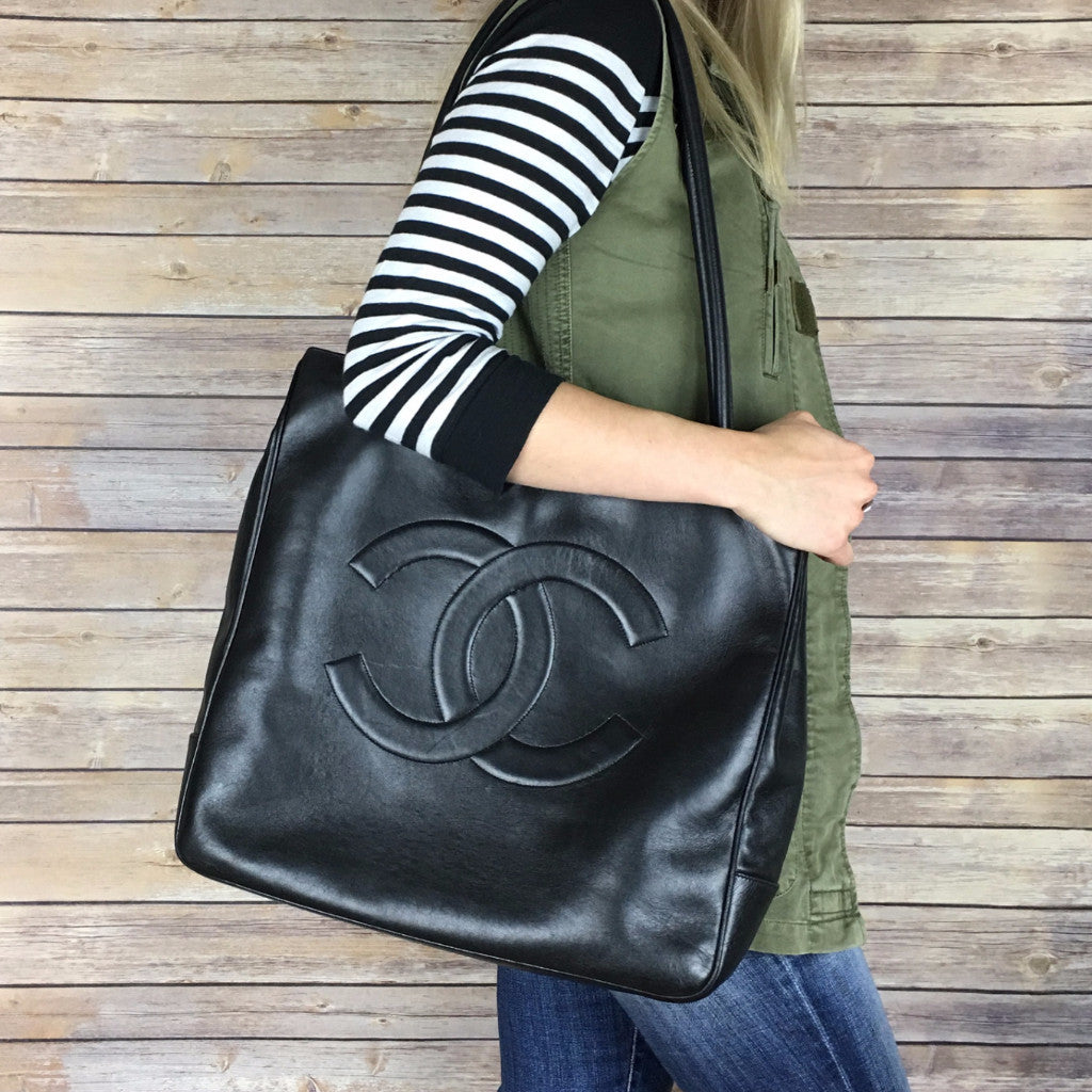 CHANEL Black CC Lambskin Tote