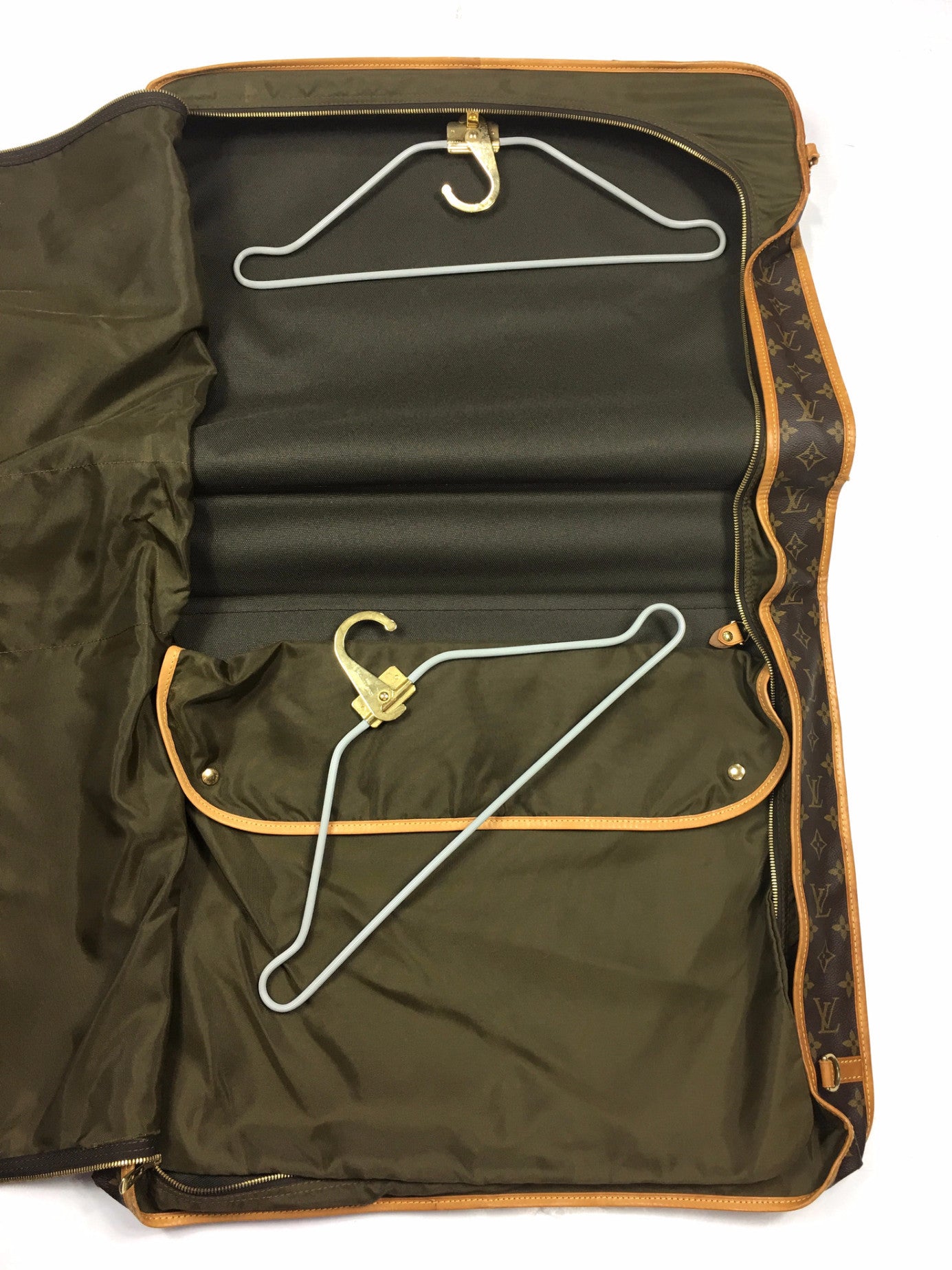 Cloth travel bag Louis Vuitton Beige in Cloth - 27620692