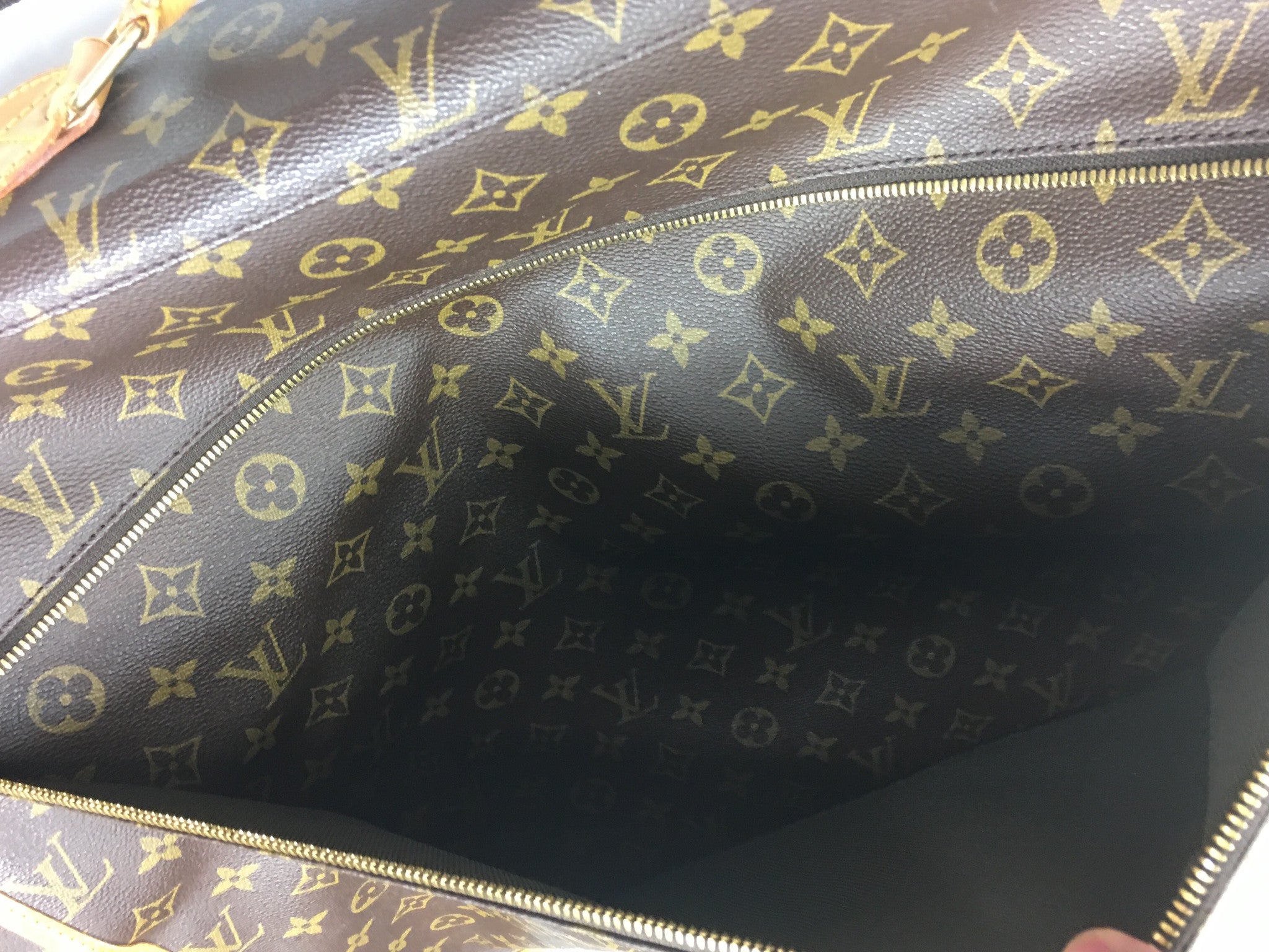 Shop Louis Vuitton Garment bag 3 hangers (N41384) by LESSISMORE