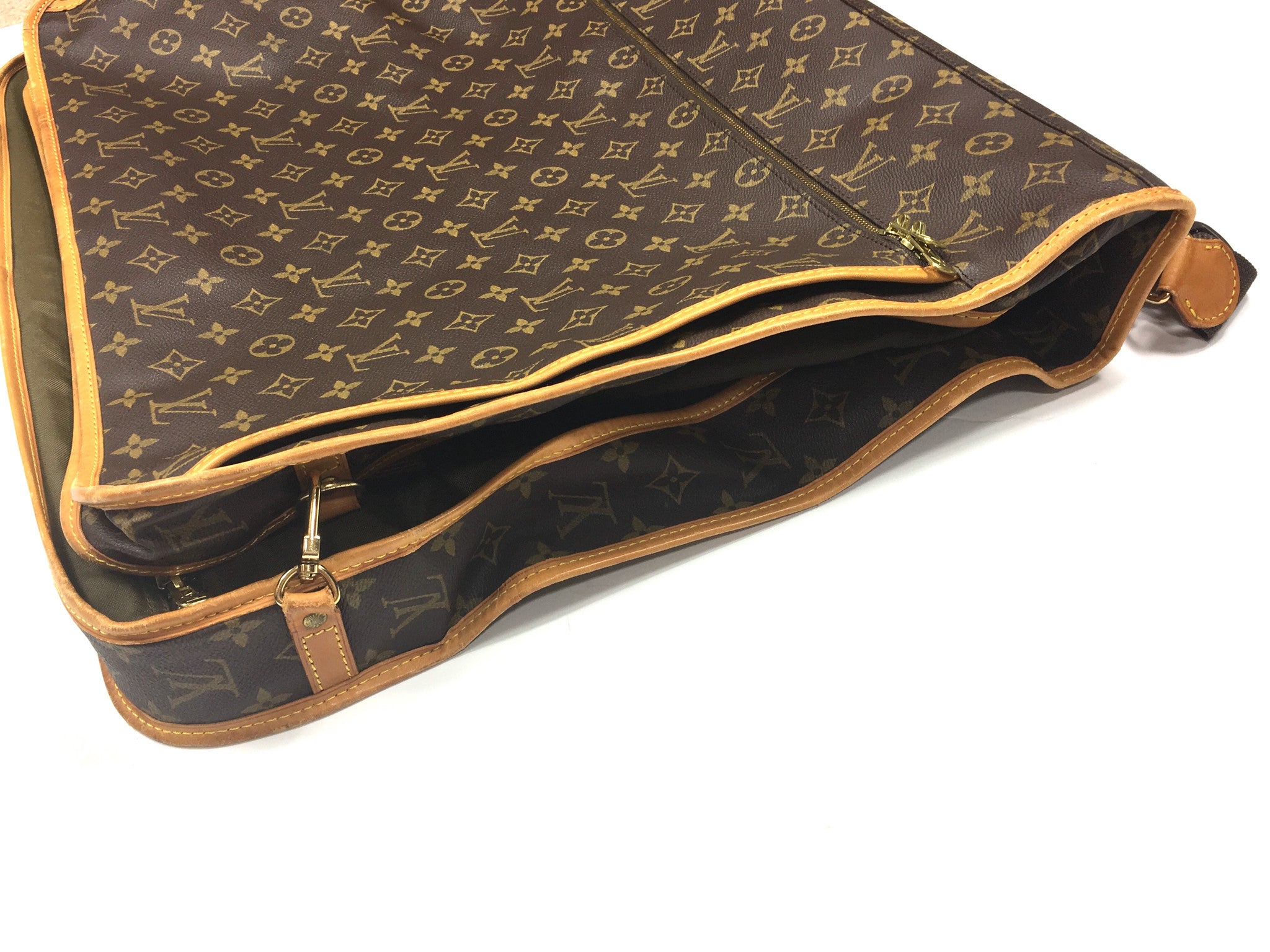 Excellent Louis Vuitton Monogram Portable Bandouliere Garment Suit