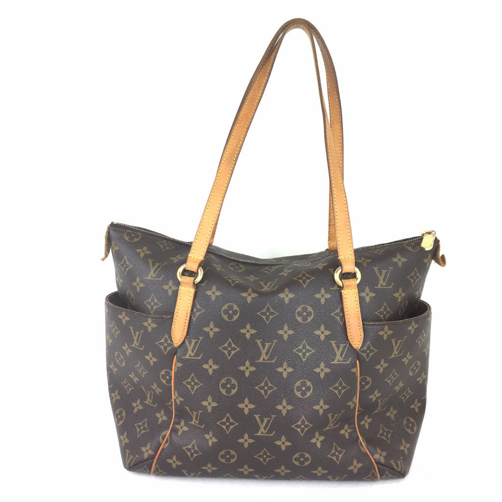 LOUIS VUITTON Totally MM Bag in Monogram