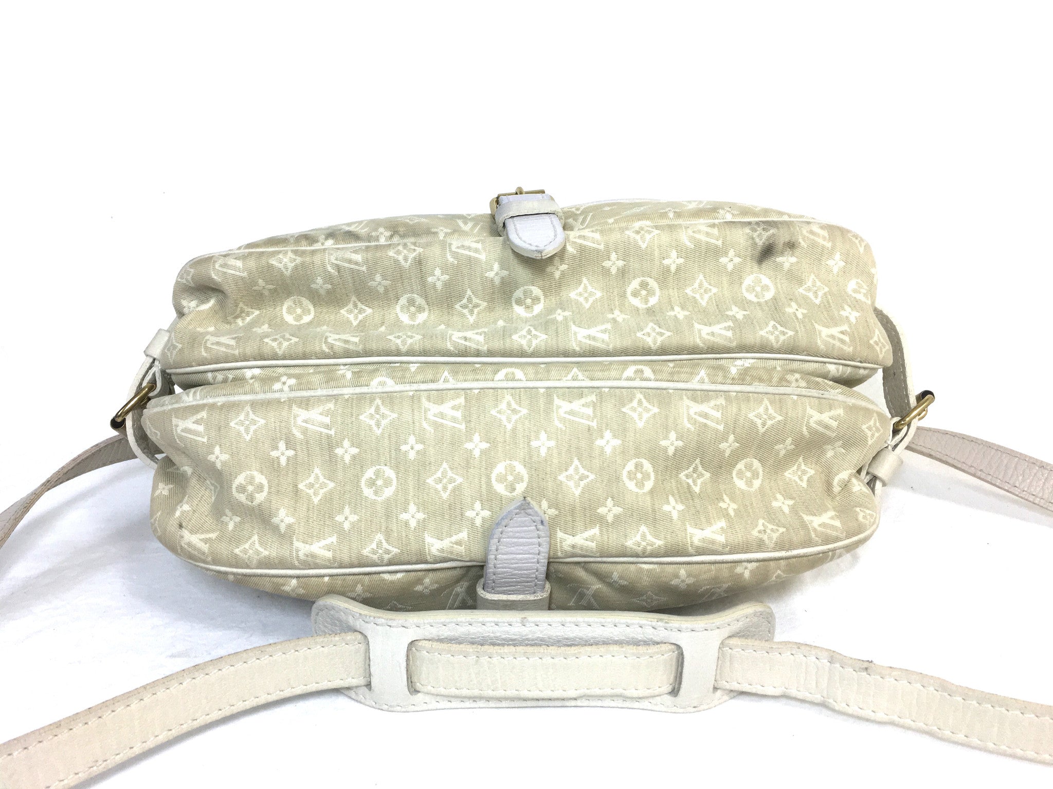 Louis Vuitton Monogram Mini Lin Saumur 30 Messenger Bag (SHF-S99Fys) –  LuxeDH