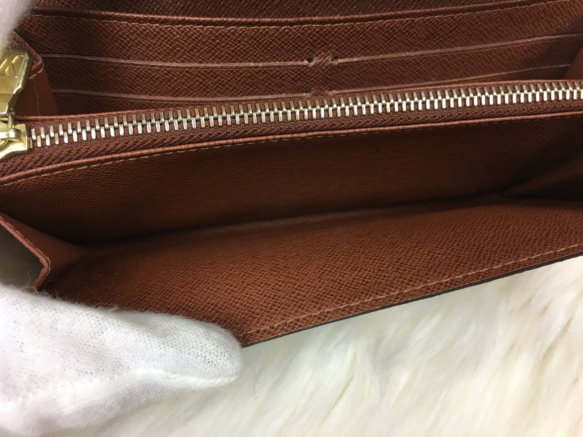 LOUIS VUITTON Monogram Sarah Wallet