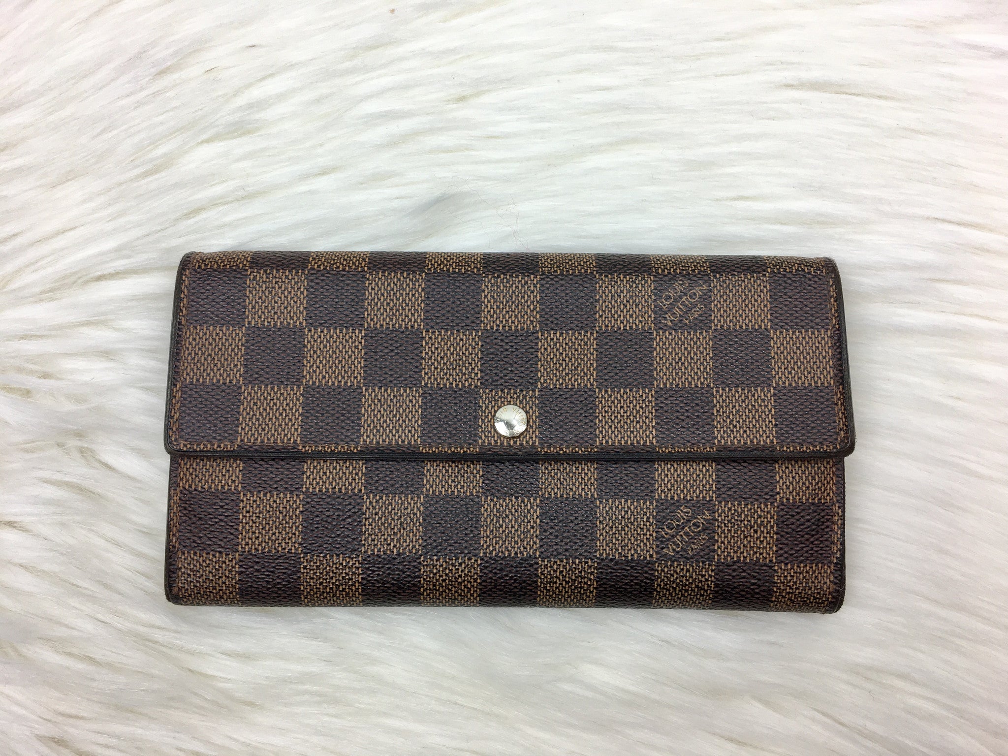 LOUIS VUITTON Damier Ebene Sarah Wallet