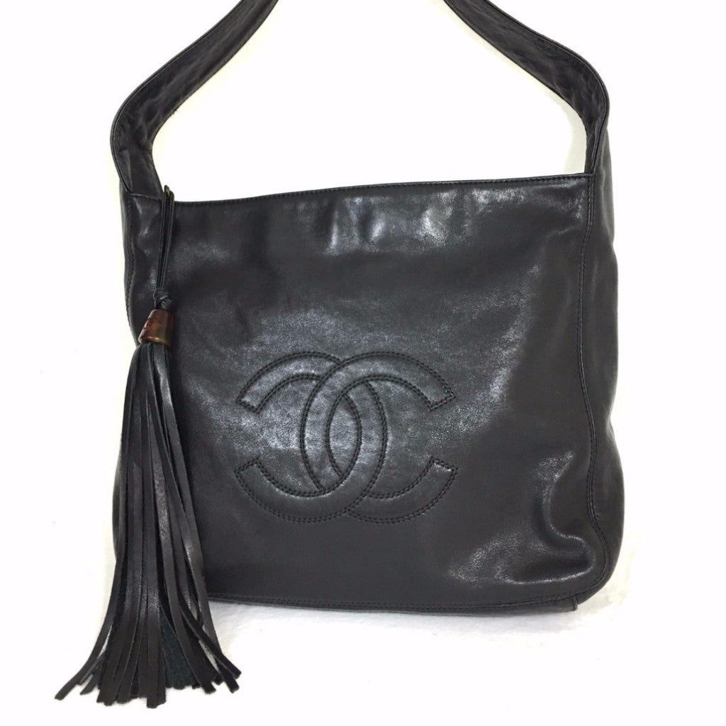 CHANEL CC Logo Tassel Black Lambskin Shoulder Bag – Pretty Things
