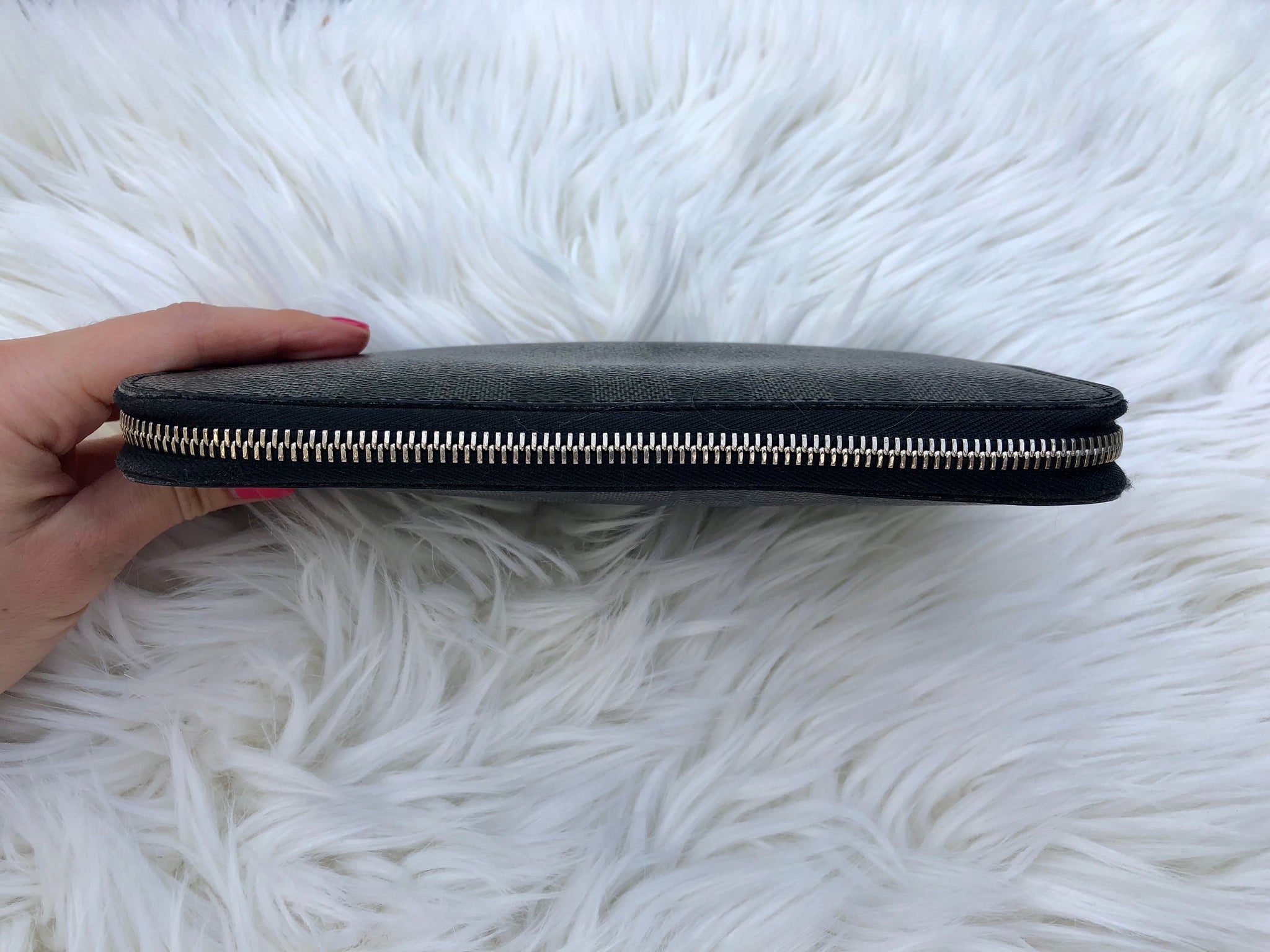 Louis Vuitton Damier Graphite XL Zippy Organizer Wallet – I Miss You MAN