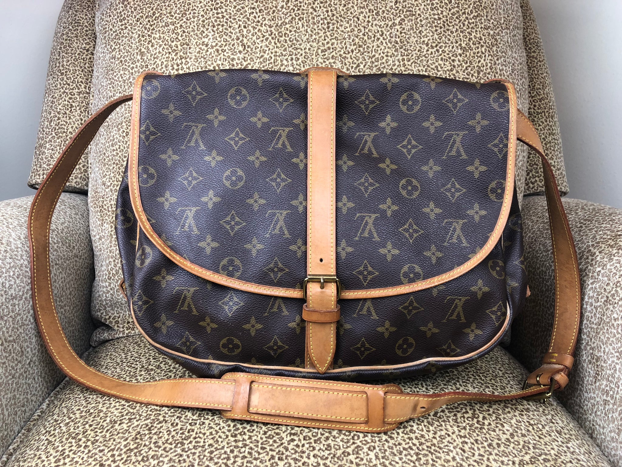 LOUIS VUITTON Saumur 35 Crossbody Bag