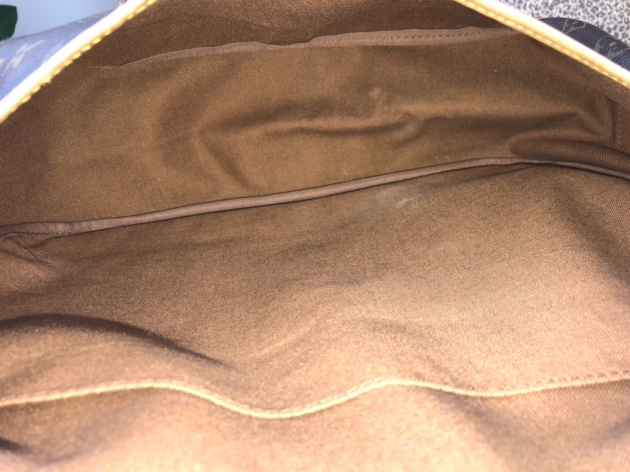 LOUIS VUITTON Saumur 35 Crossbody Bag – Pretty Things Hoarder