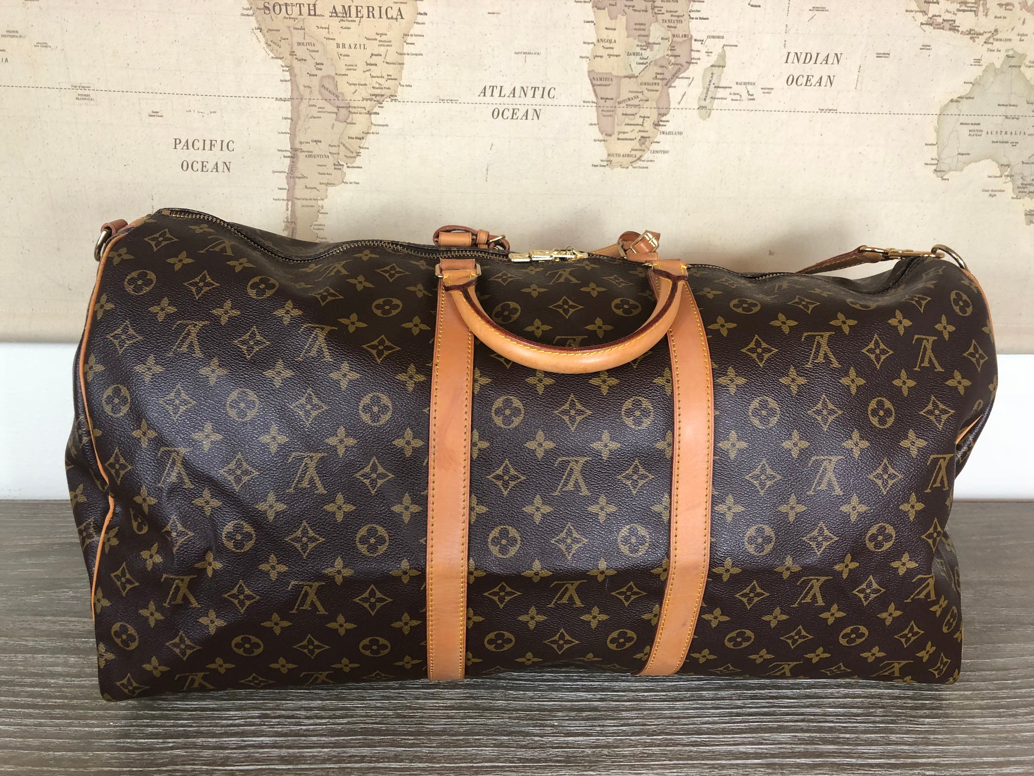 LOUIS VUITTON Keepall Bandouliere 60 Duffel Bag