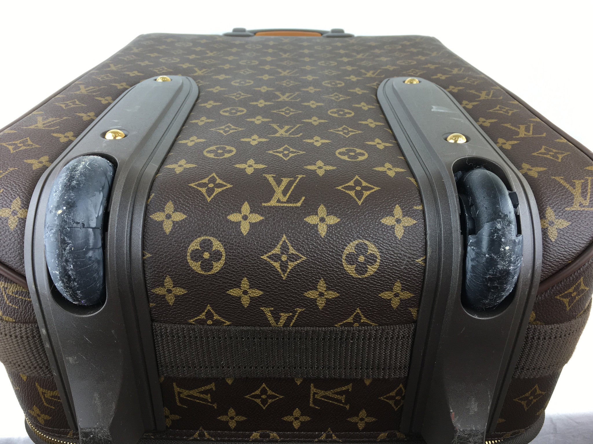 Louis Vuitton Pegase 55 Rolling Luggage Used (6025)