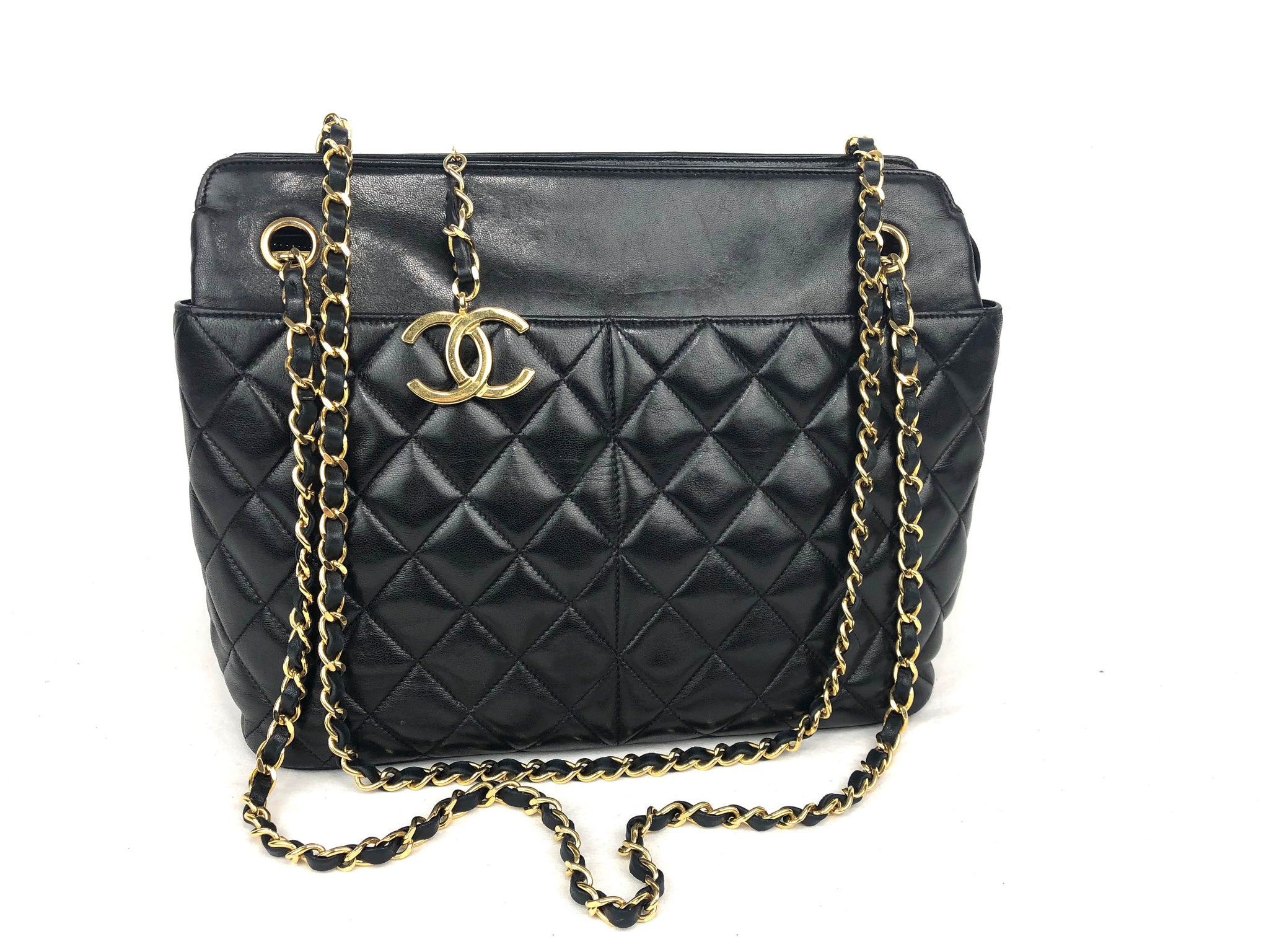 CHANEL Black Lambskin Quilted Shoulder Bag