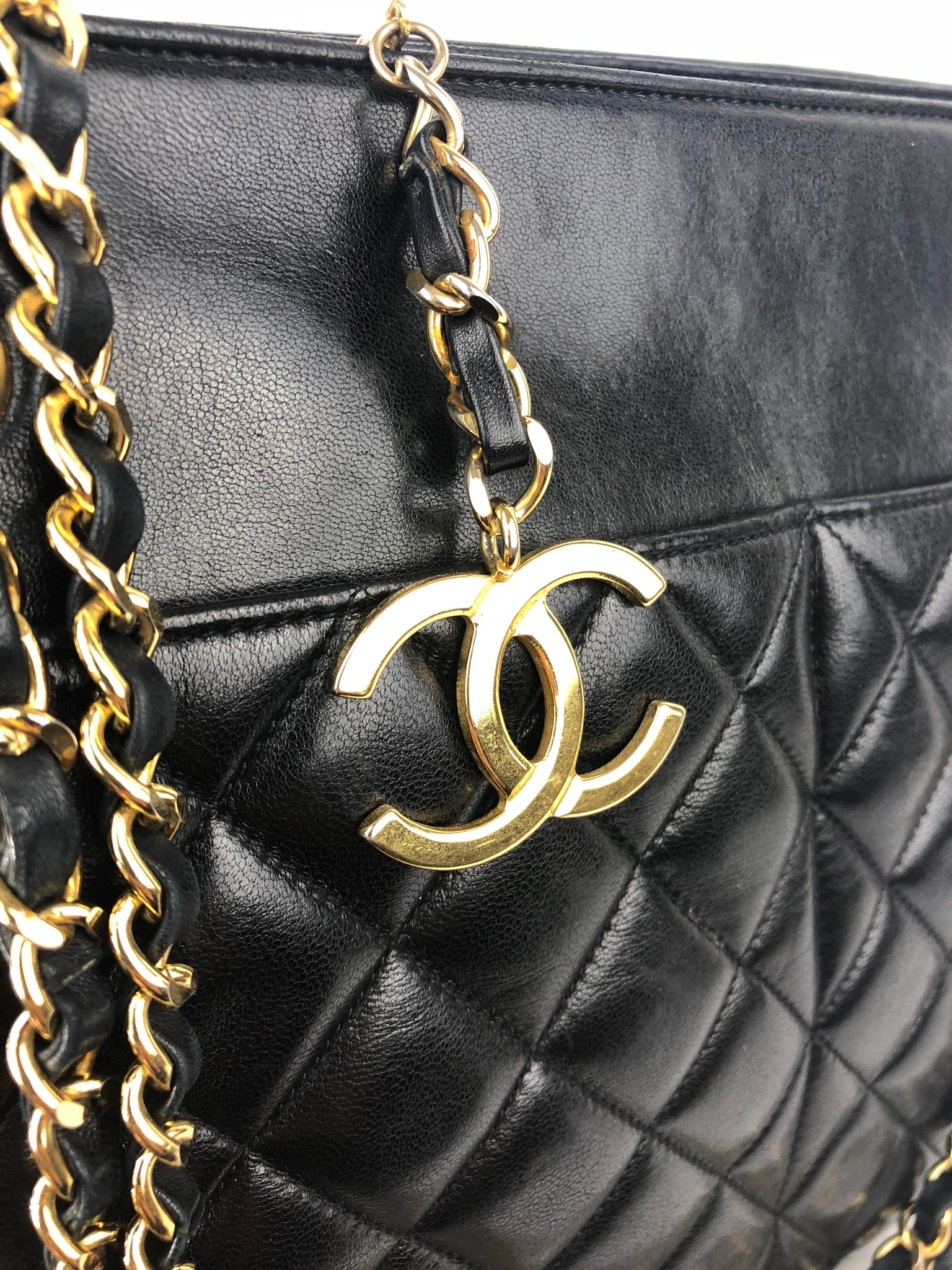 CHANEL Black Lambskin Quilted Shoulder Bag