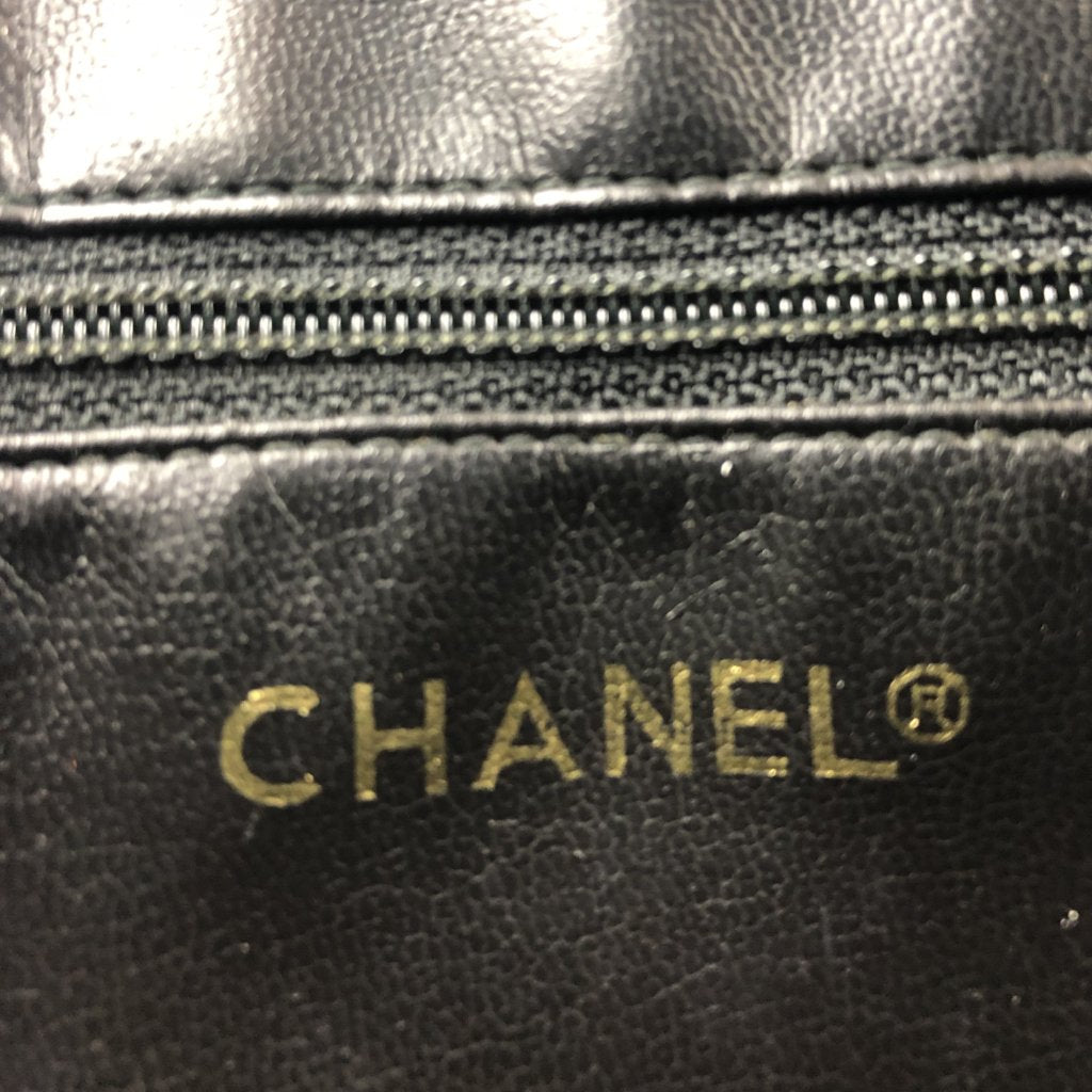 CHANEL Black Lambskin Quilted Shoulder Bag