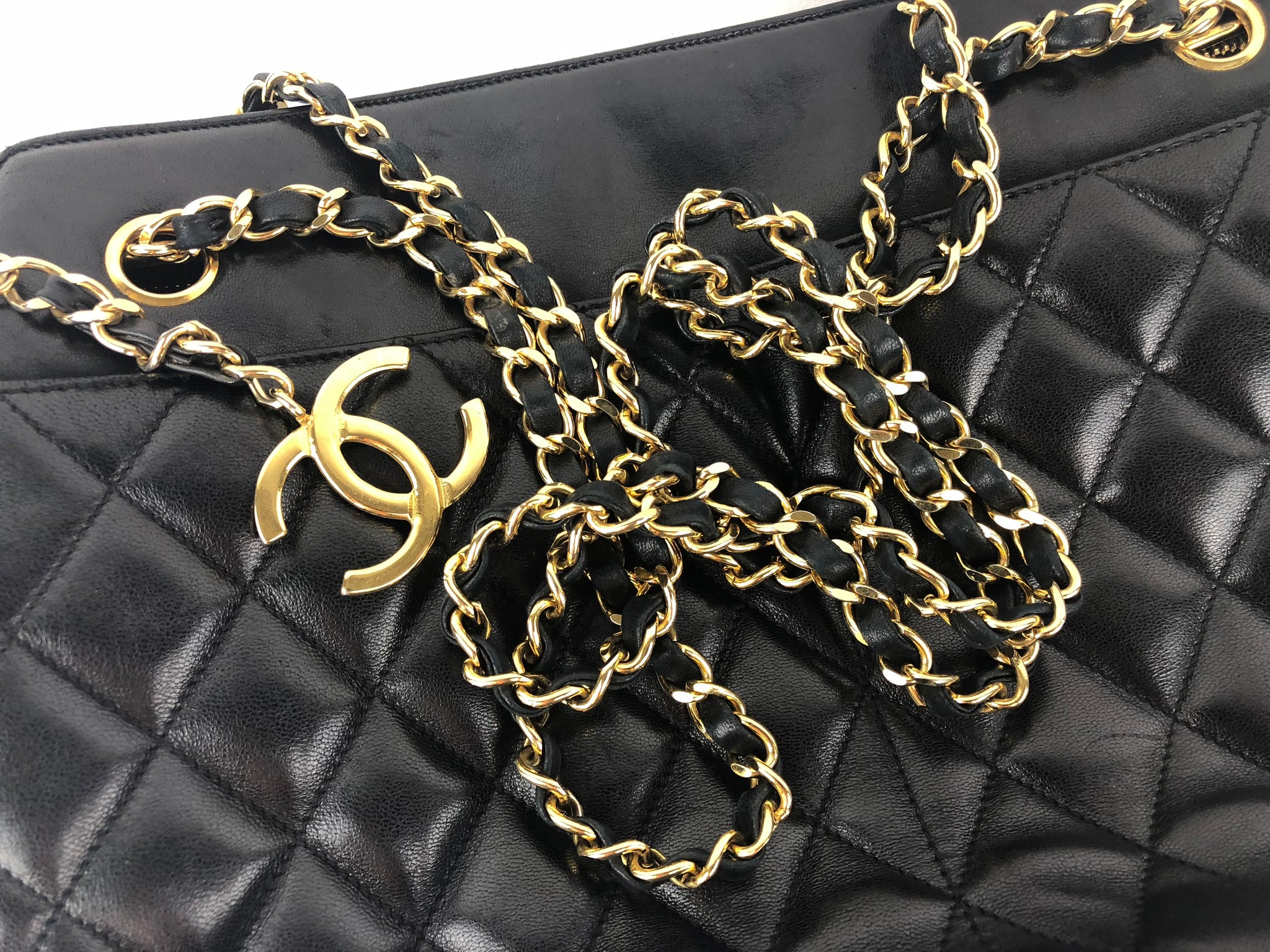 CHANEL Black Lambskin Quilted Shoulder Bag