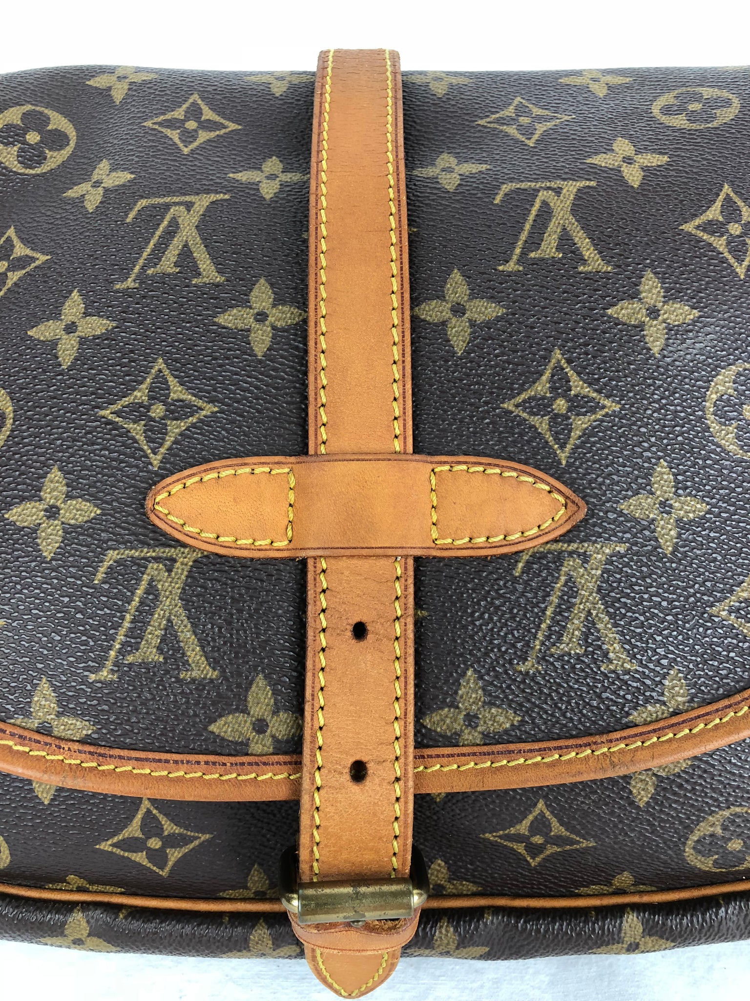 LOUIS VUITTON Saumur 30 Crossbody Bag (MB0918)