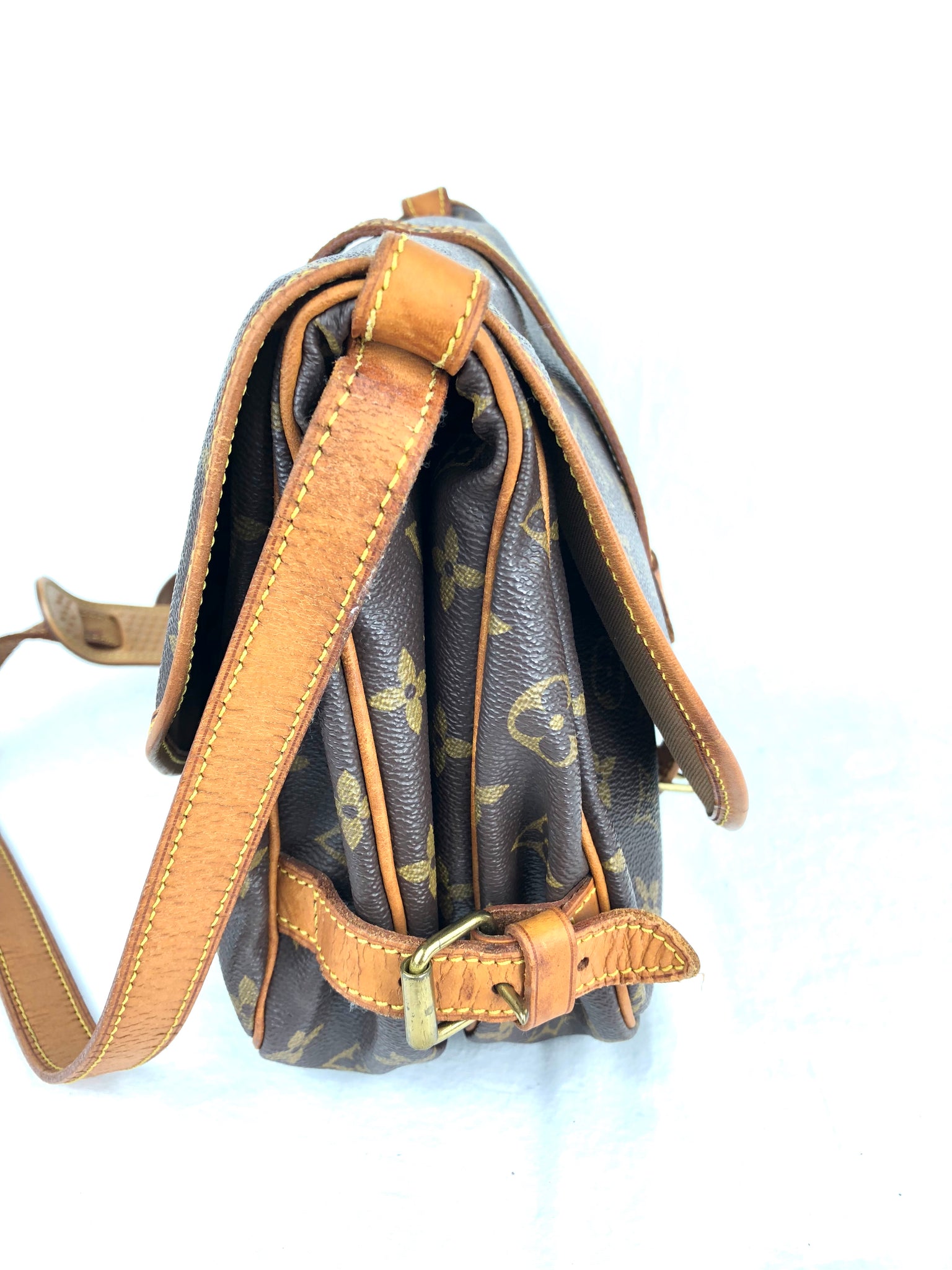 LOUIS VUITTON Saumur 30 Crossbody Bag (MB0918)