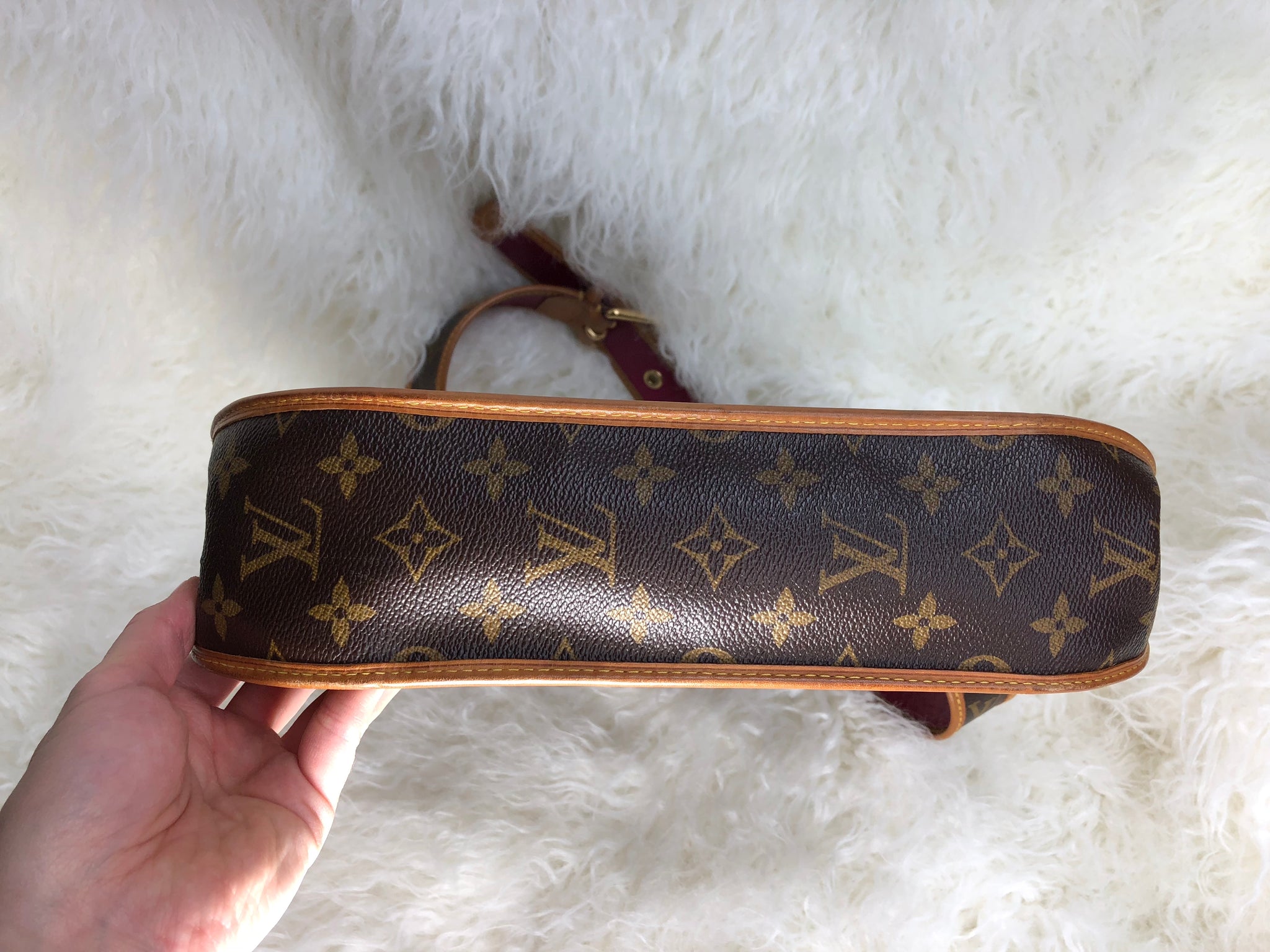 Auth Louis Vuitton Monogram Perforated Musette purple Limited Edition  1E100030n"