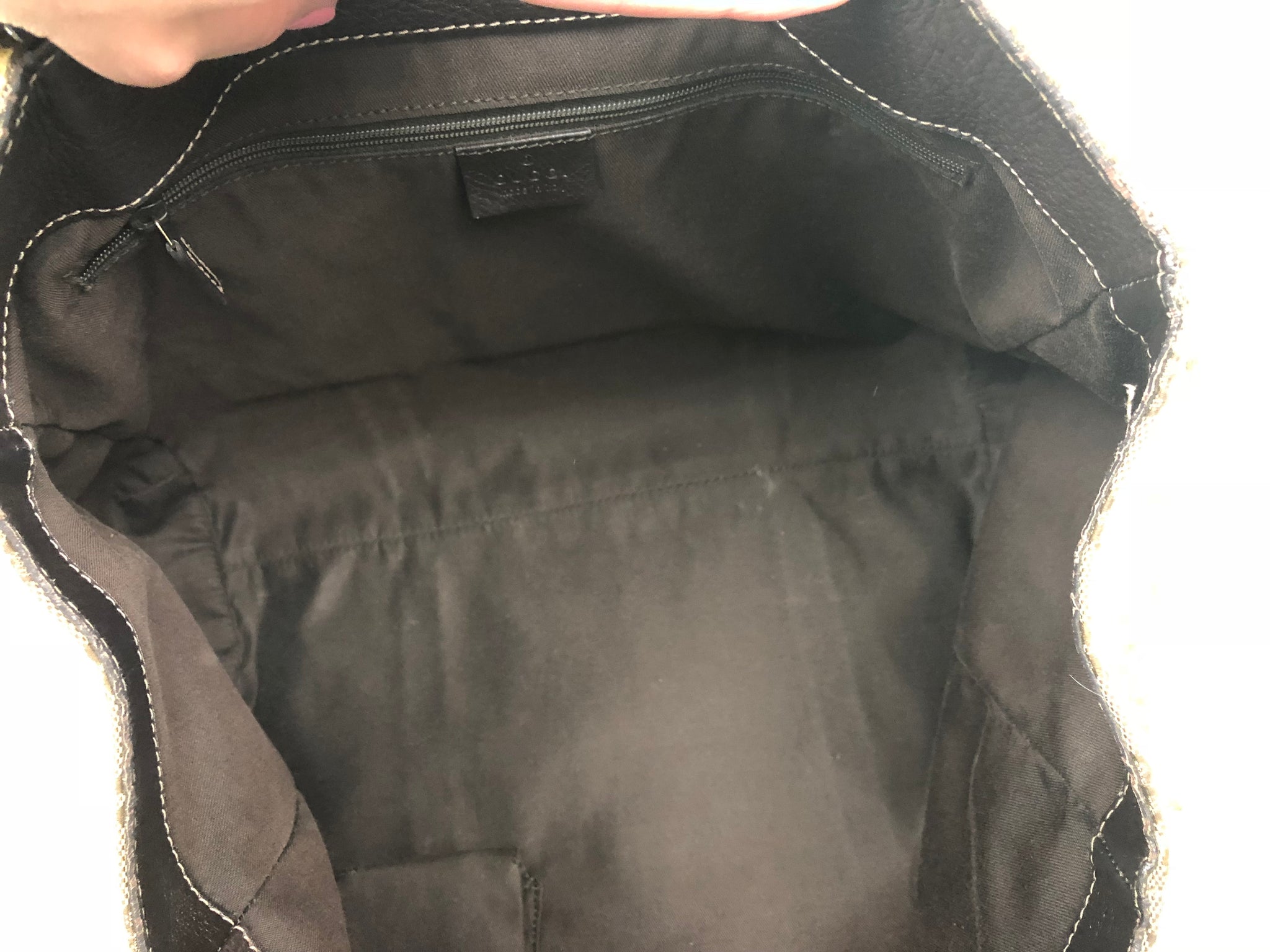 GUCCI Supreme Shoulder Bag